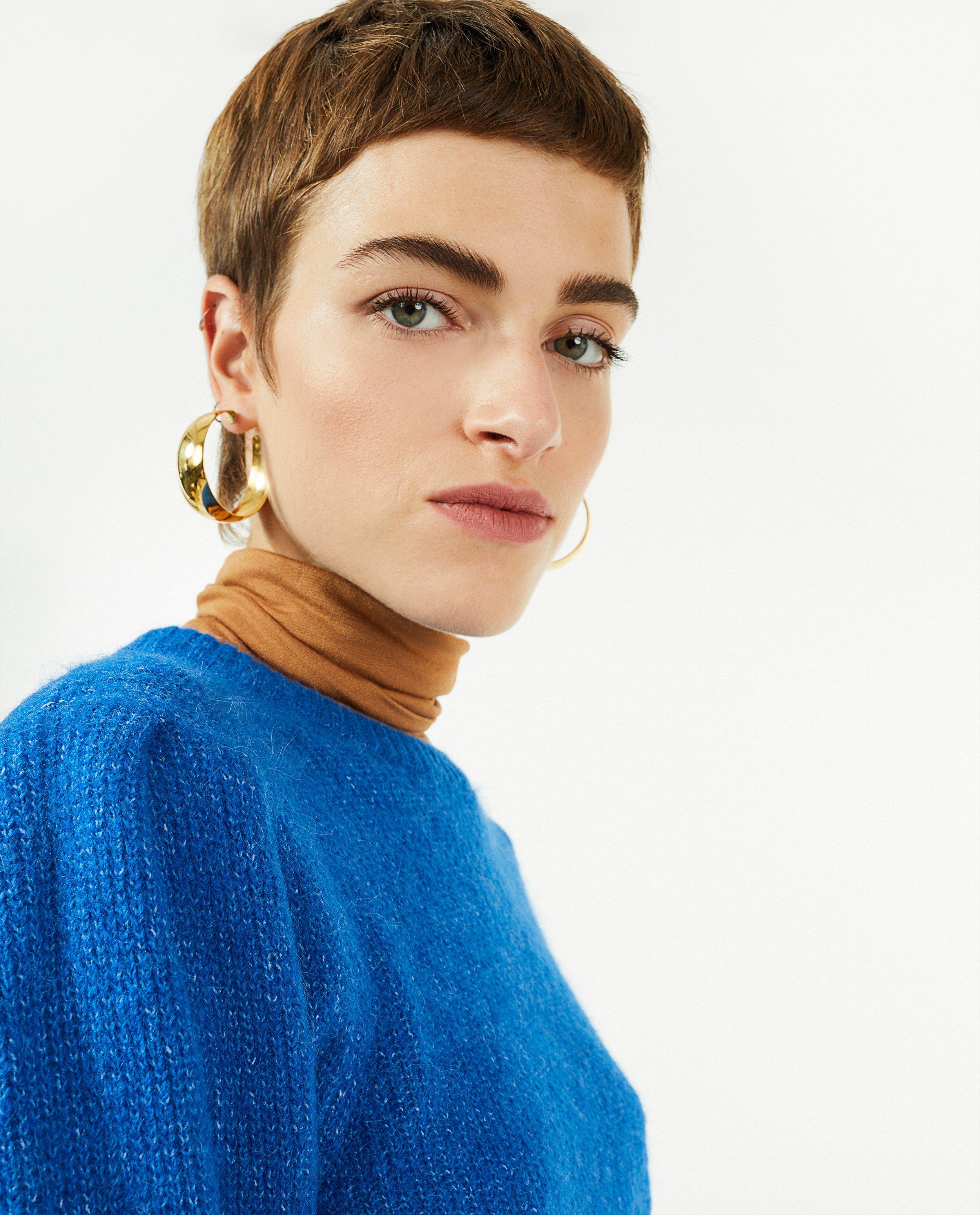 Rode trui met rib - Product Detail - blauw - afbeelding nummer 1