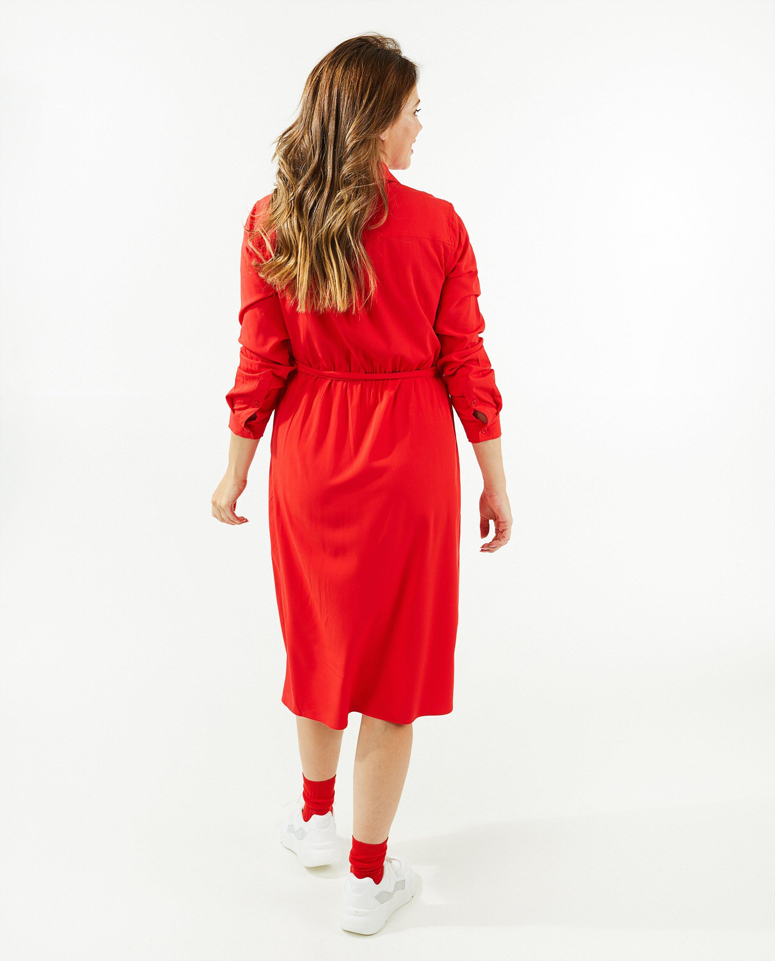 Robes - Robe rouge avec ceinture à nouer