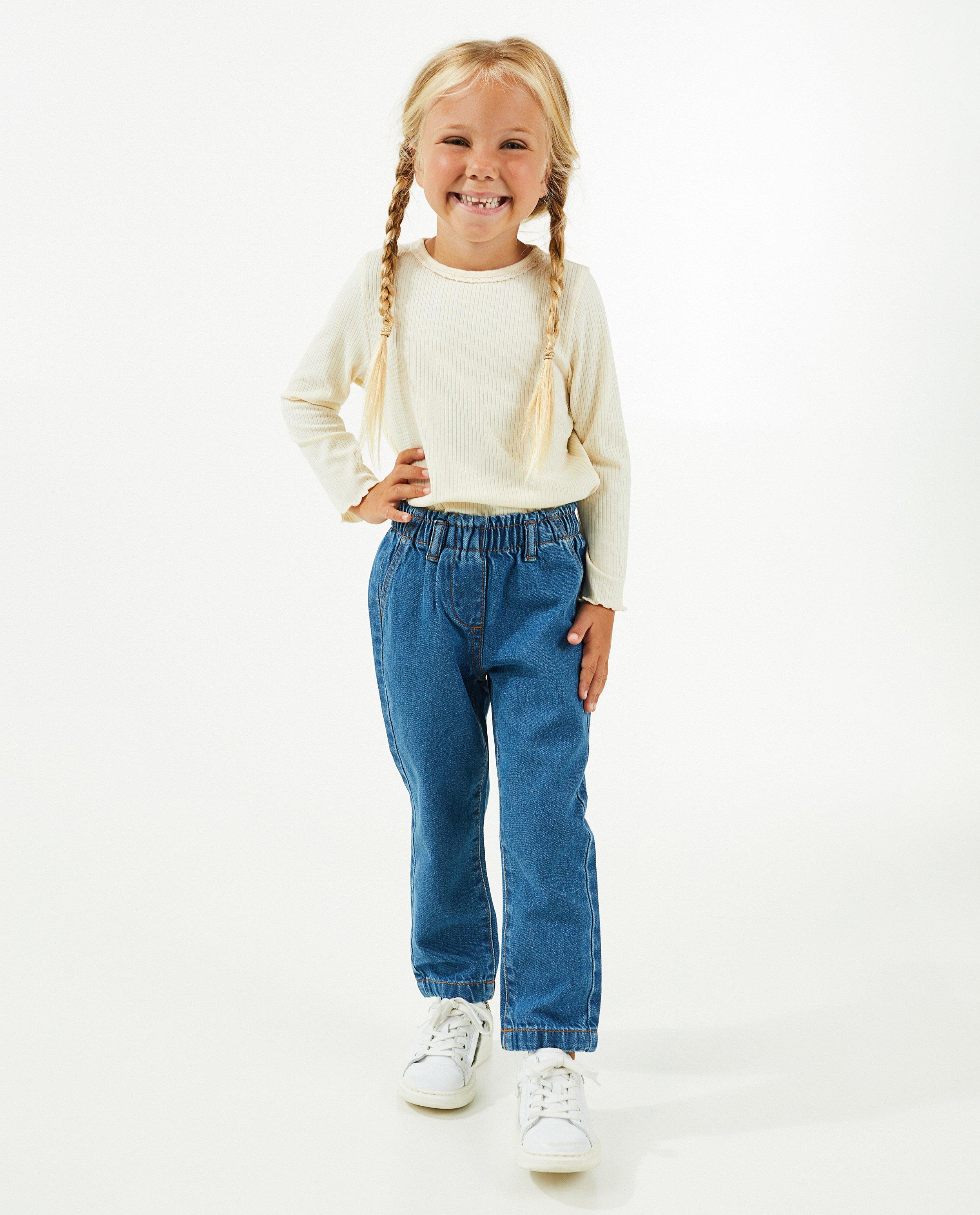 Donkerblauwe jeans, mom fit - null - Besties