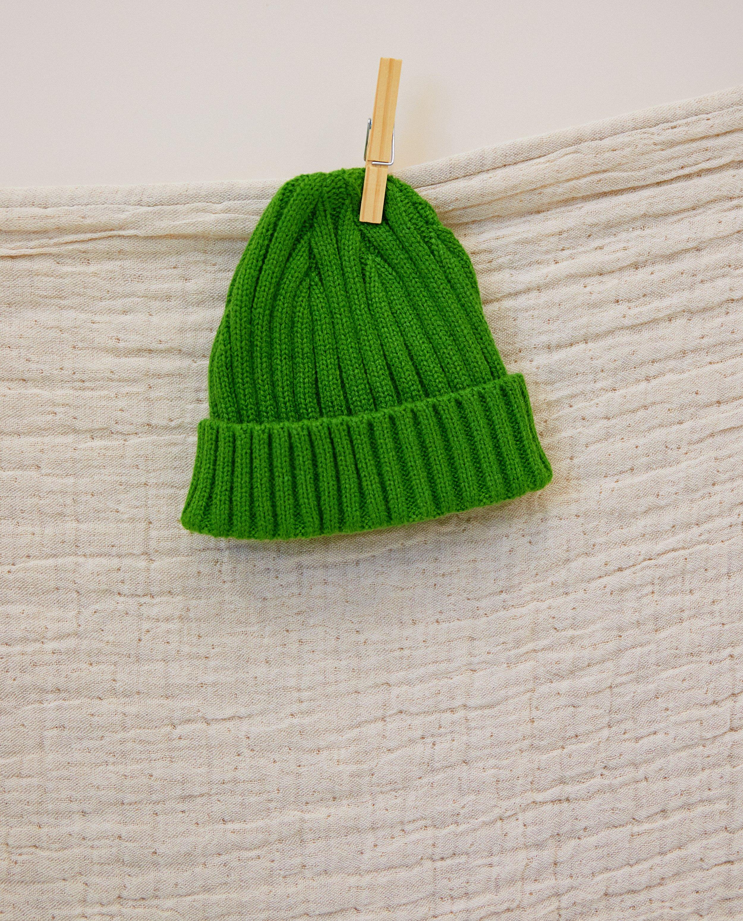 Breigoed - Groene muts met rib, baby