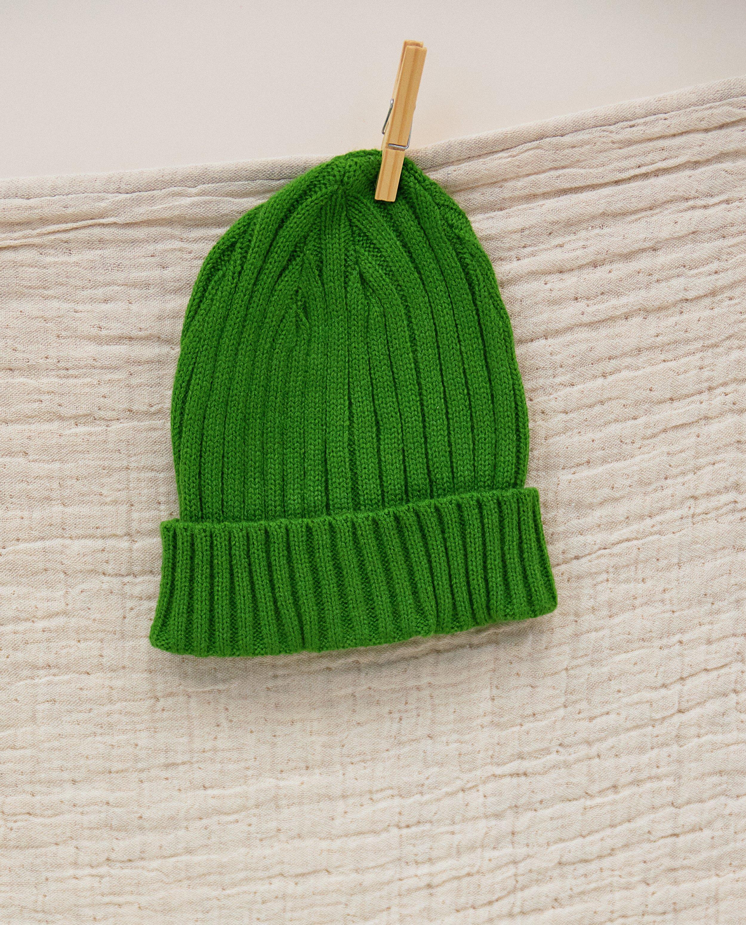 Breigoed - Groene muts met rib, dames