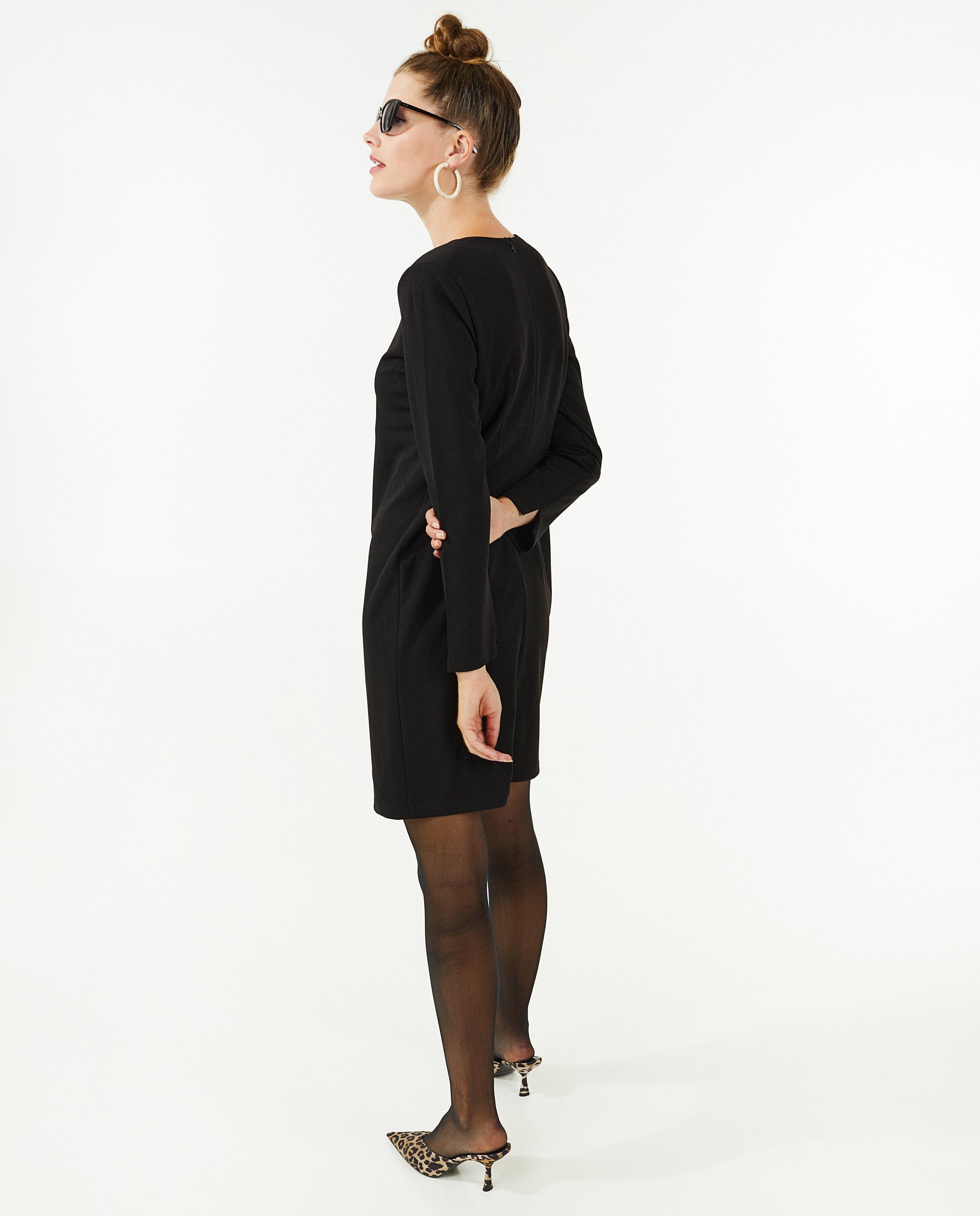 Kleedjes - Zwarte jurk met cut-out
