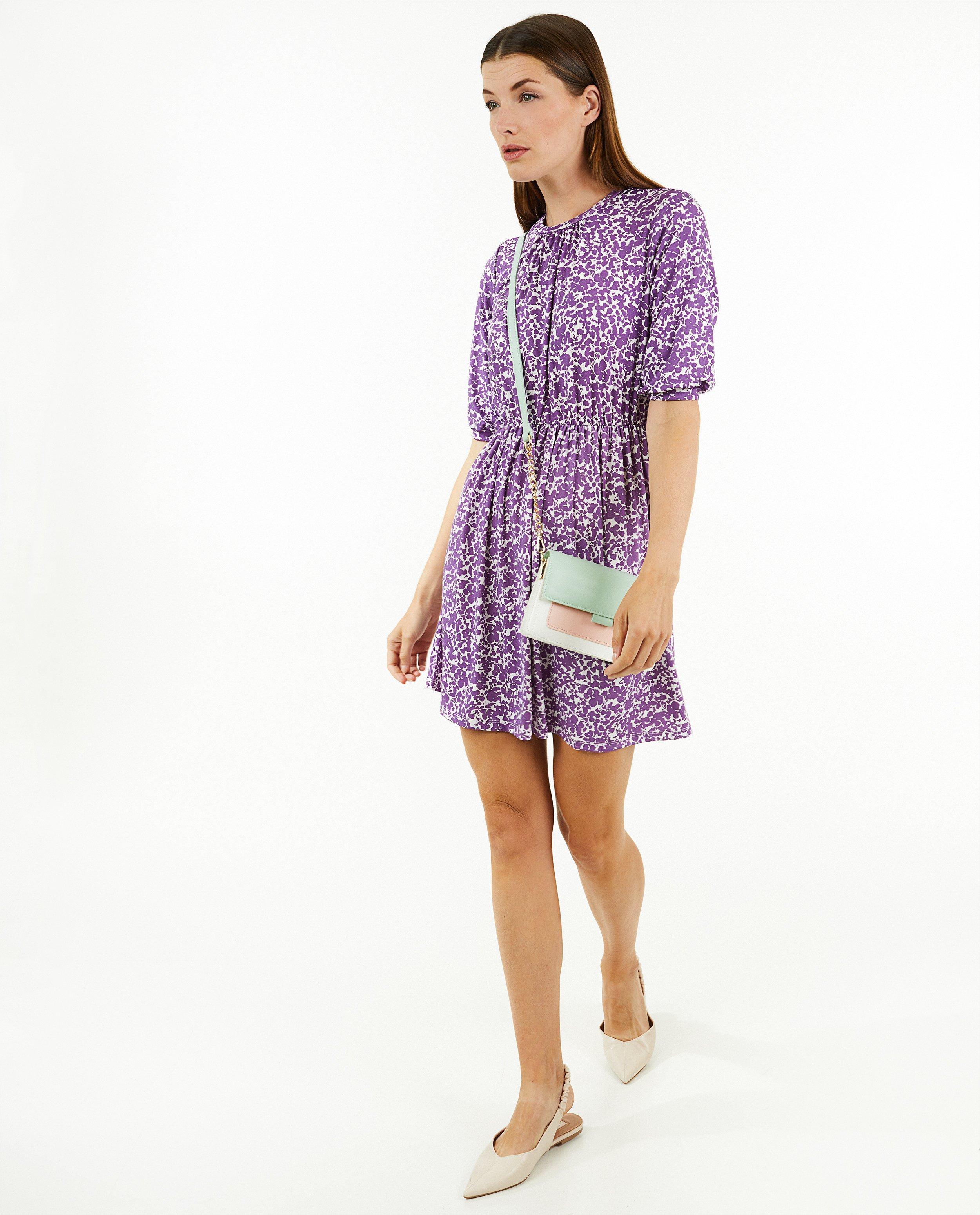 Kleedjes - Paarse jurk met print