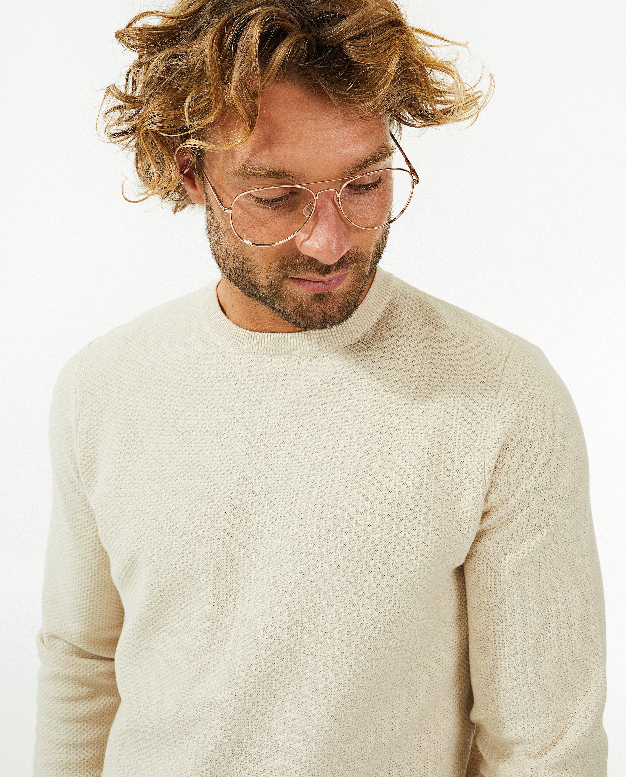 Truien - Offwhite trui met reliëf