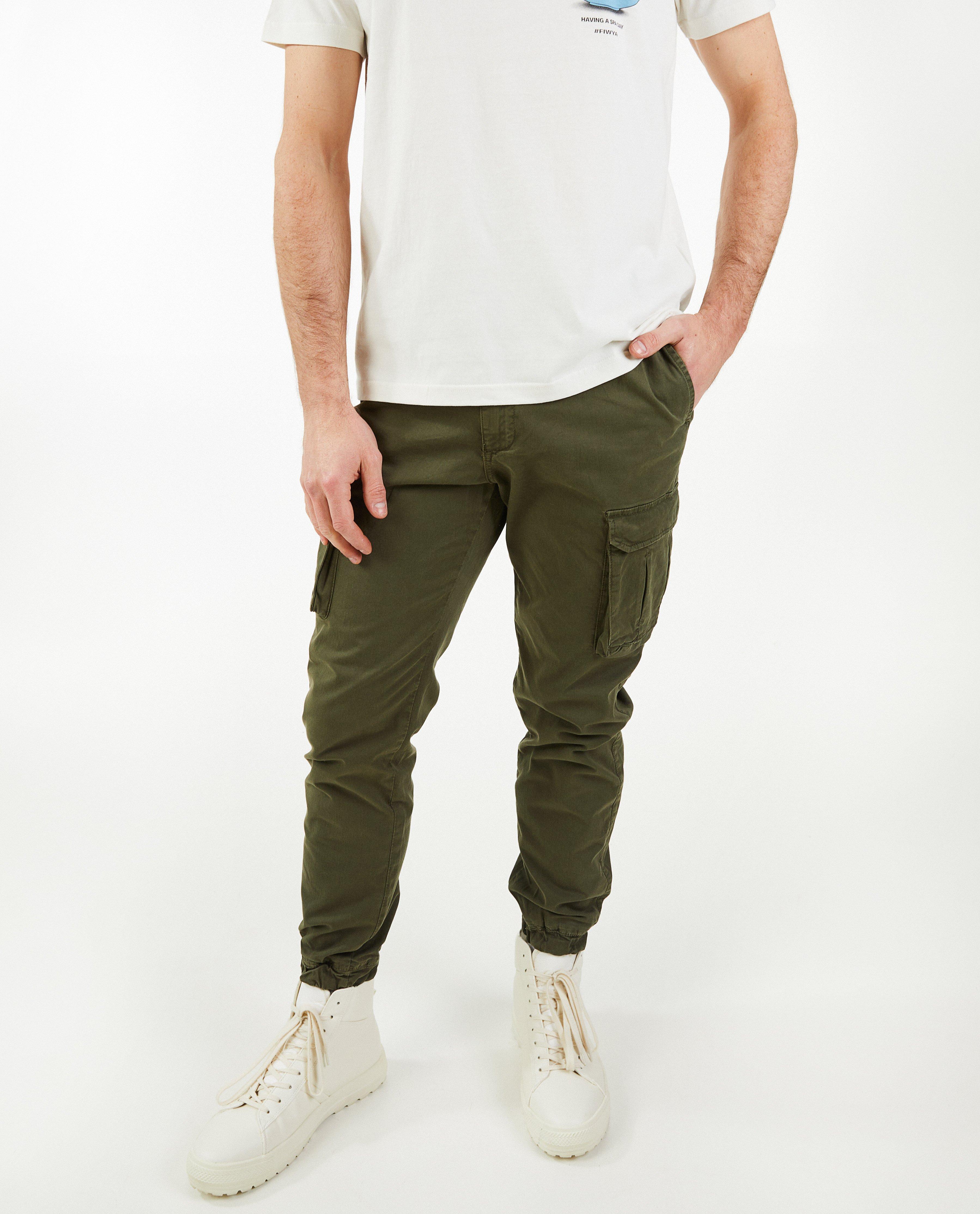 Pantalons - Pantalon vert, coupe cargo