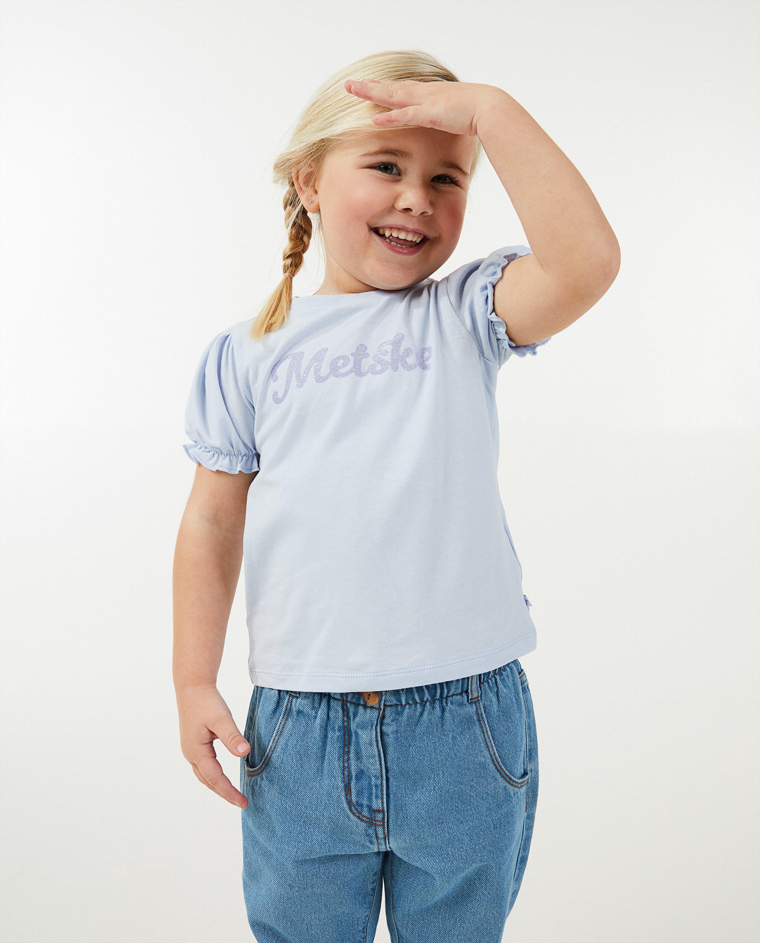 T-shirts - T-shirt met glitteropschrift (NL)