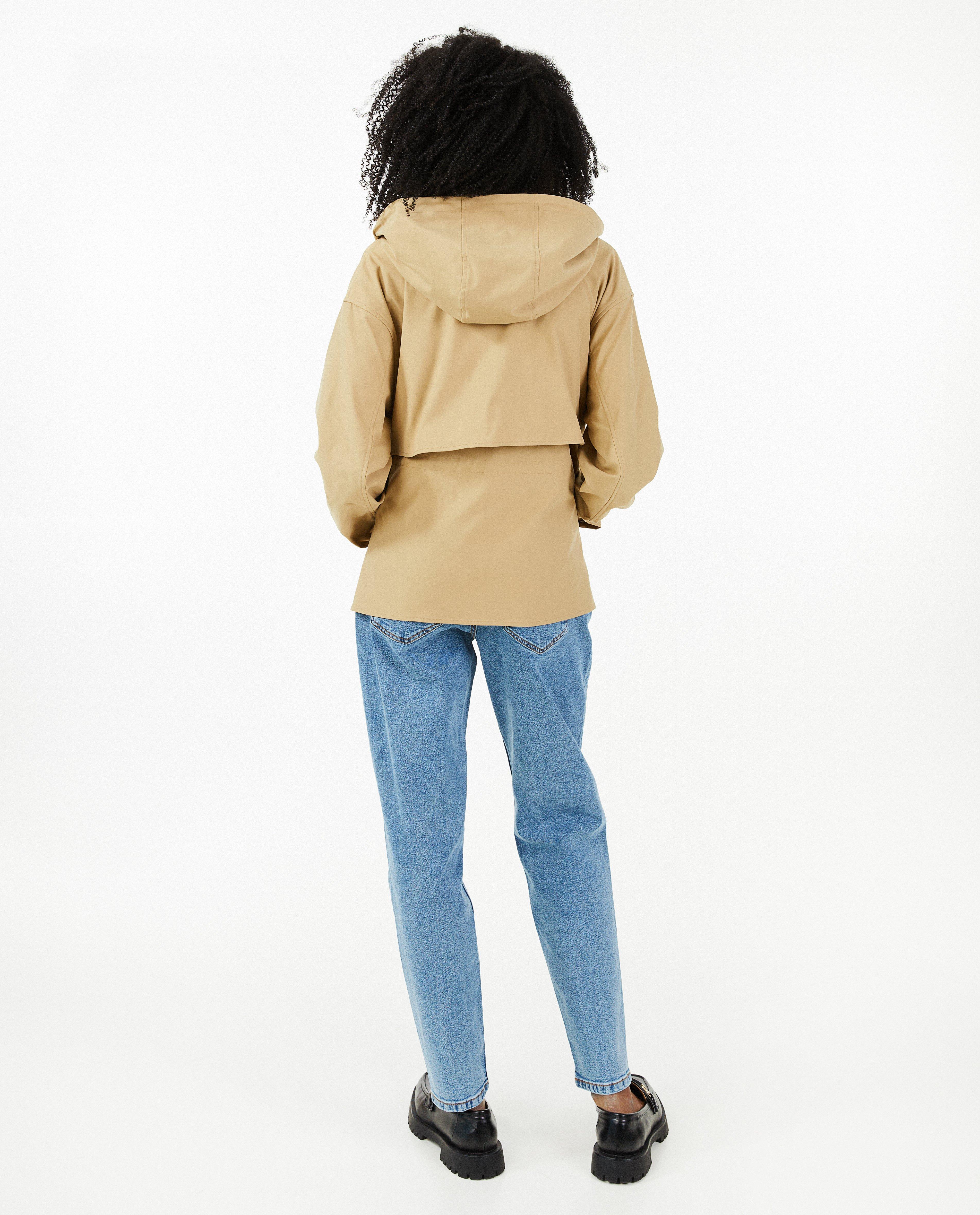 Trenchcoats - Korte trenchcoat met kap