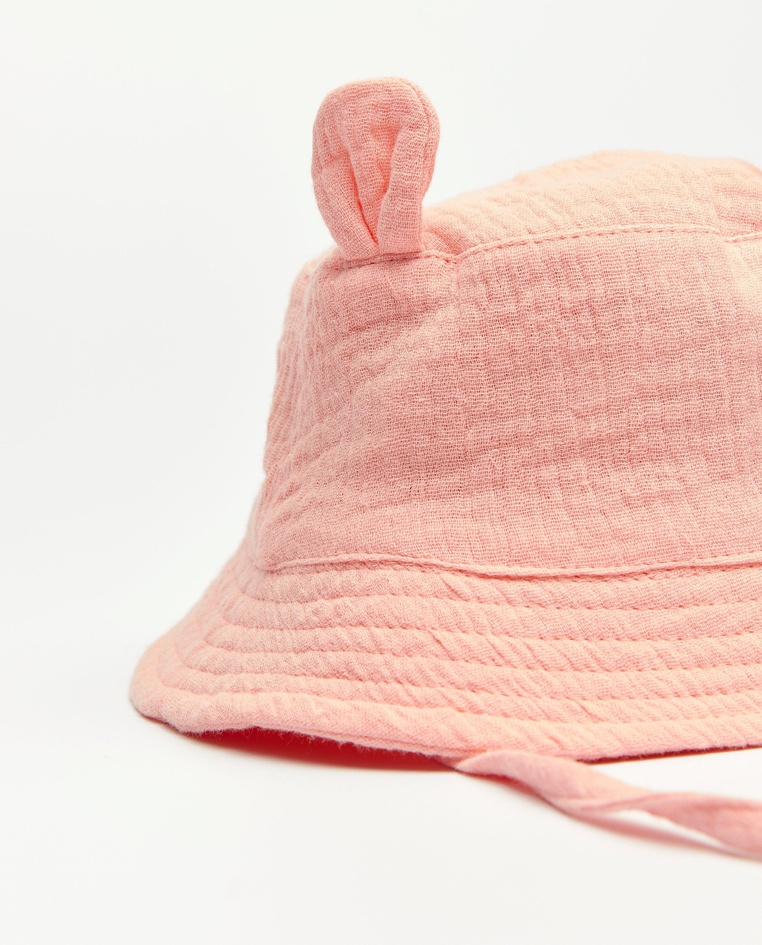 Bonneterie - Chapeau rose en tétra