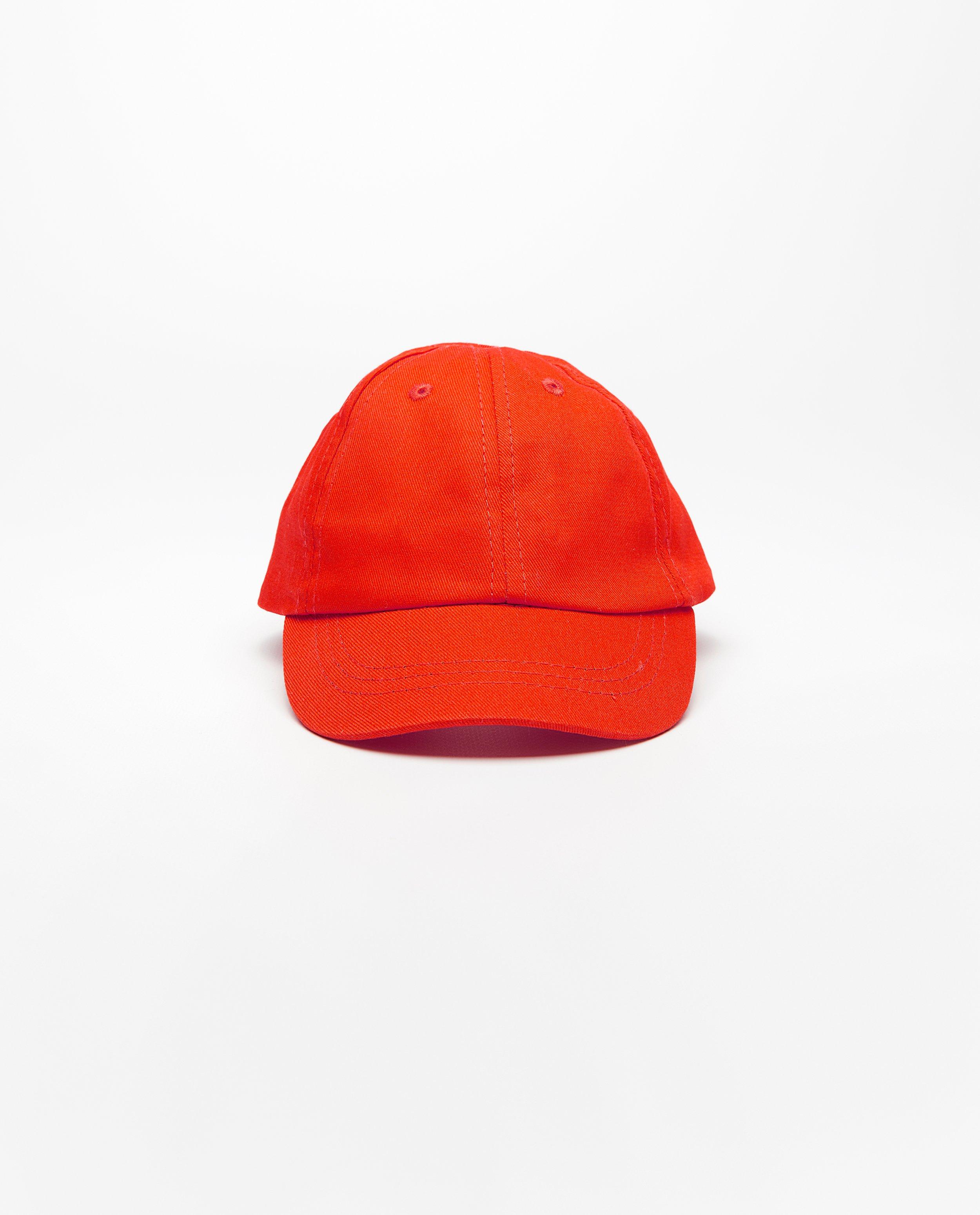 Casquette rouge avec visière durcie - null - Cuddles and Smiles