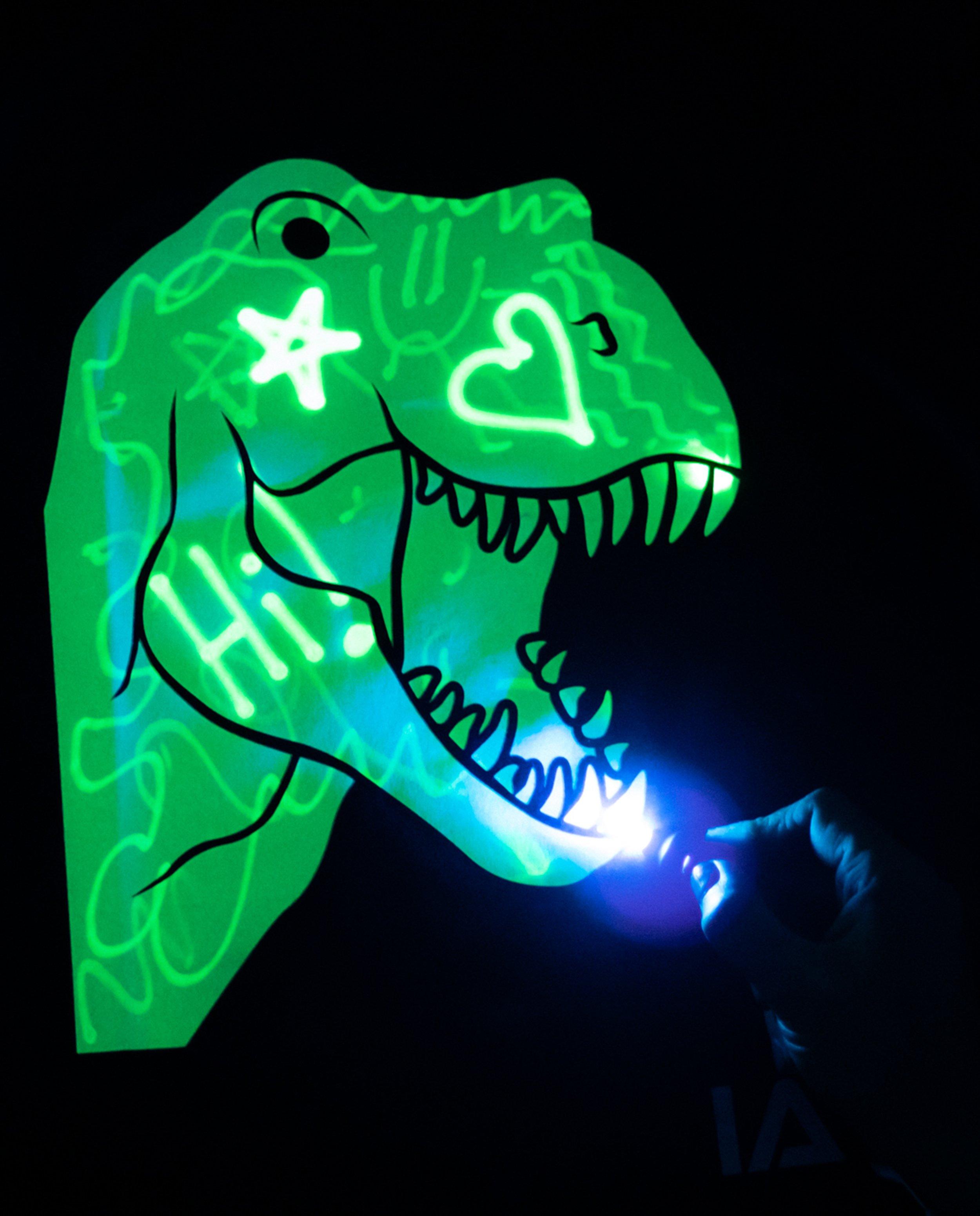 T-shirts - T-shirt glow in the dark interactif