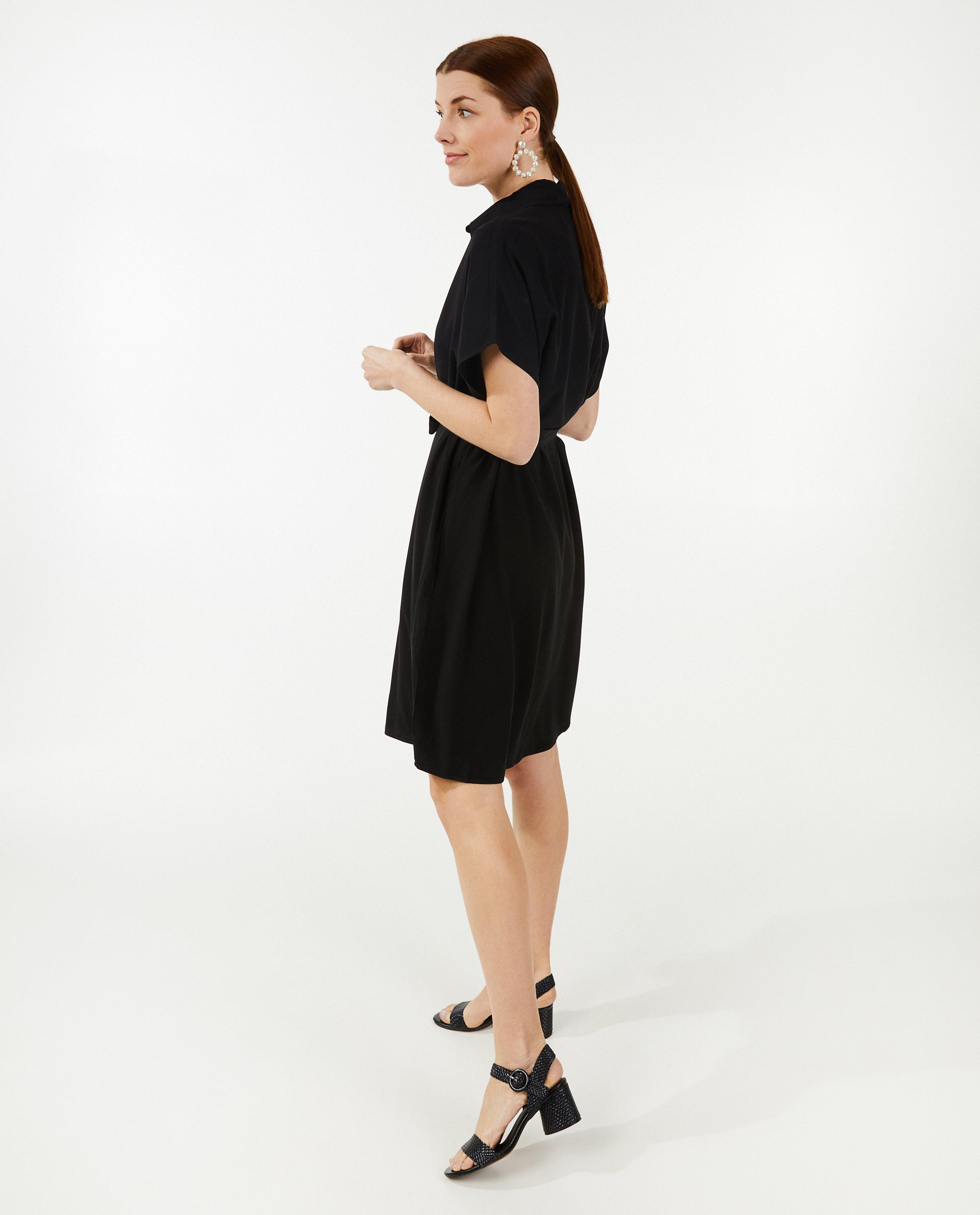 Robes - Robe noire, ceinture à nouer