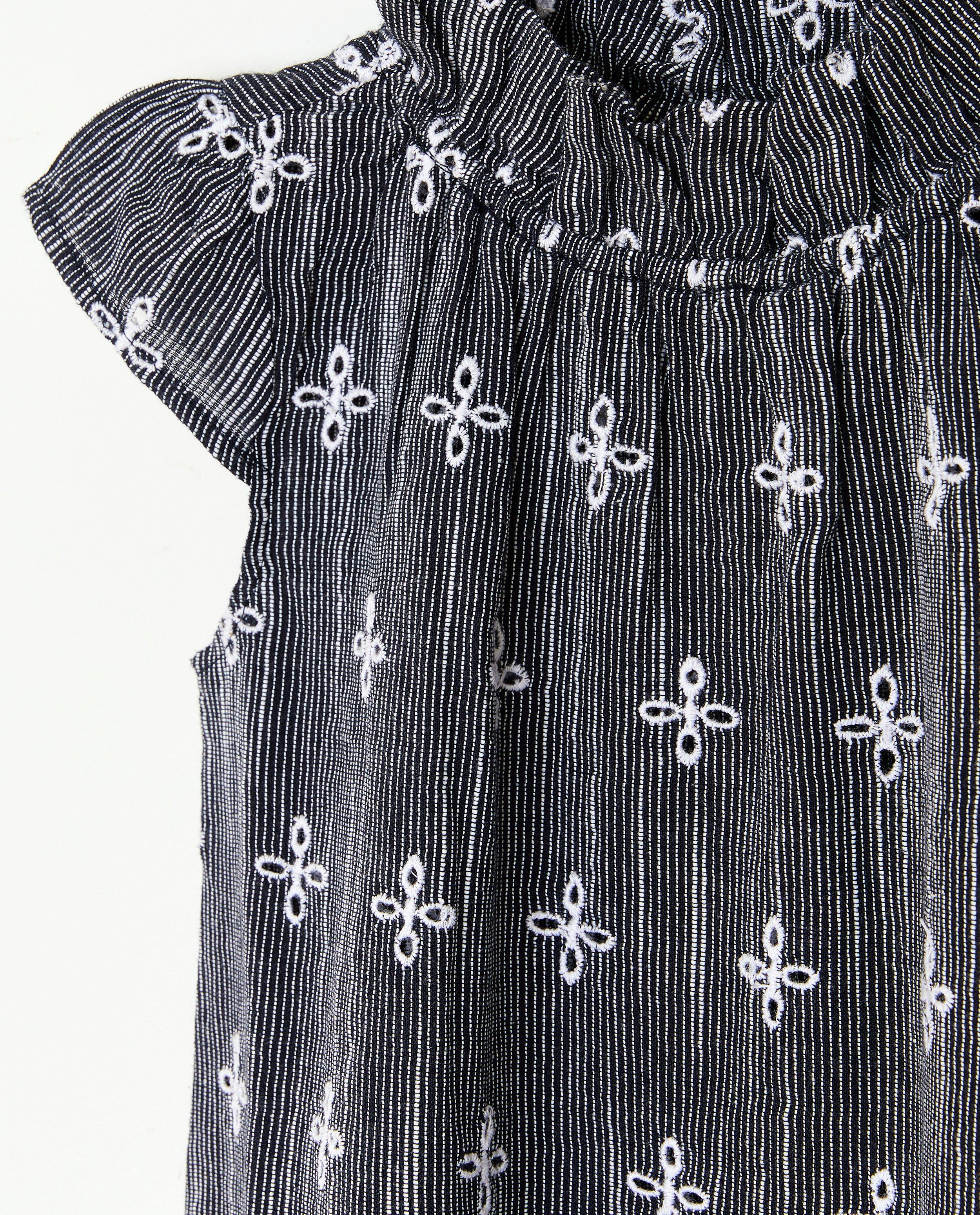 Robes - Robe avec de la broderie anglaise
