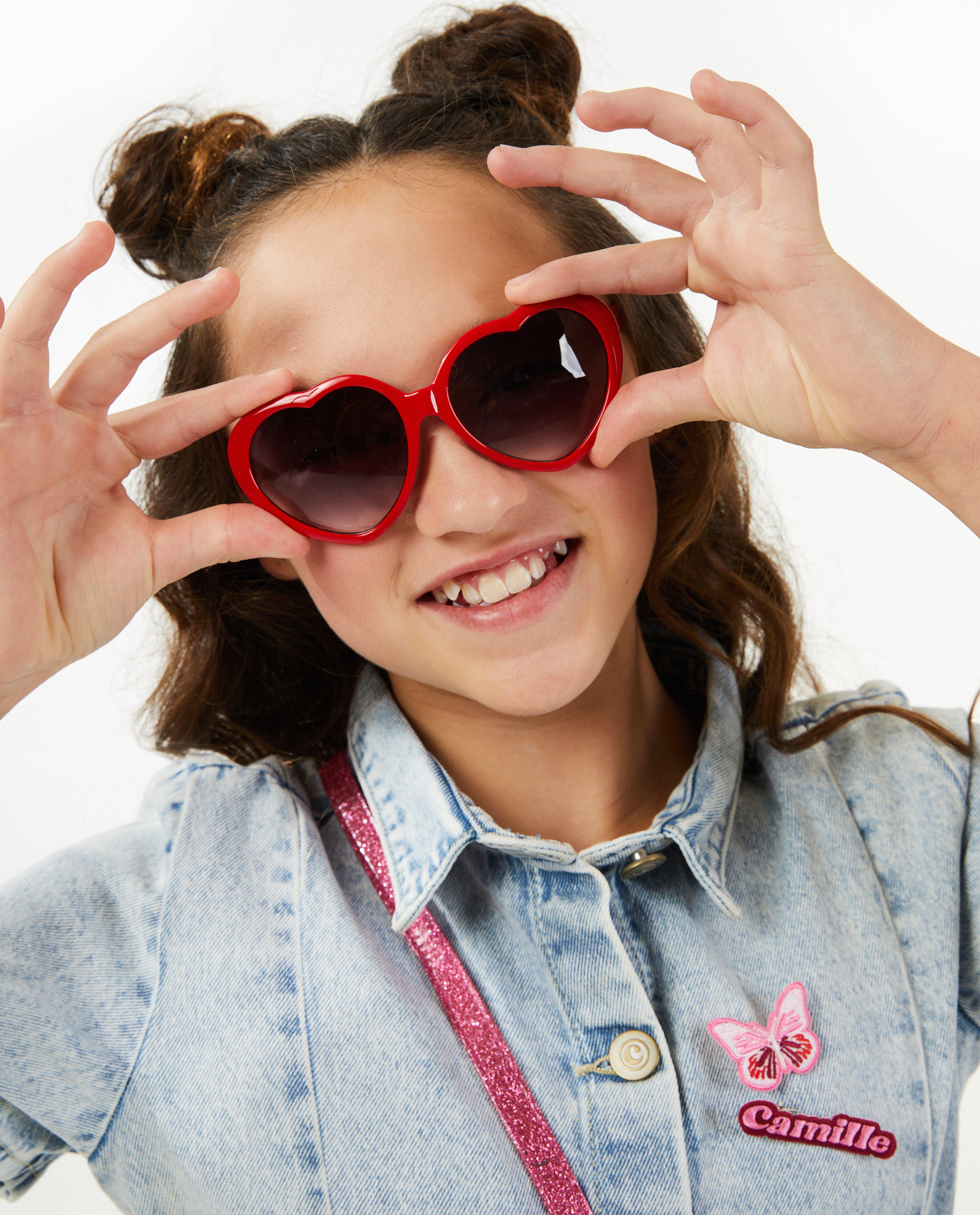 Lunettes de soleil en forme de cœur - null - CAMILLE