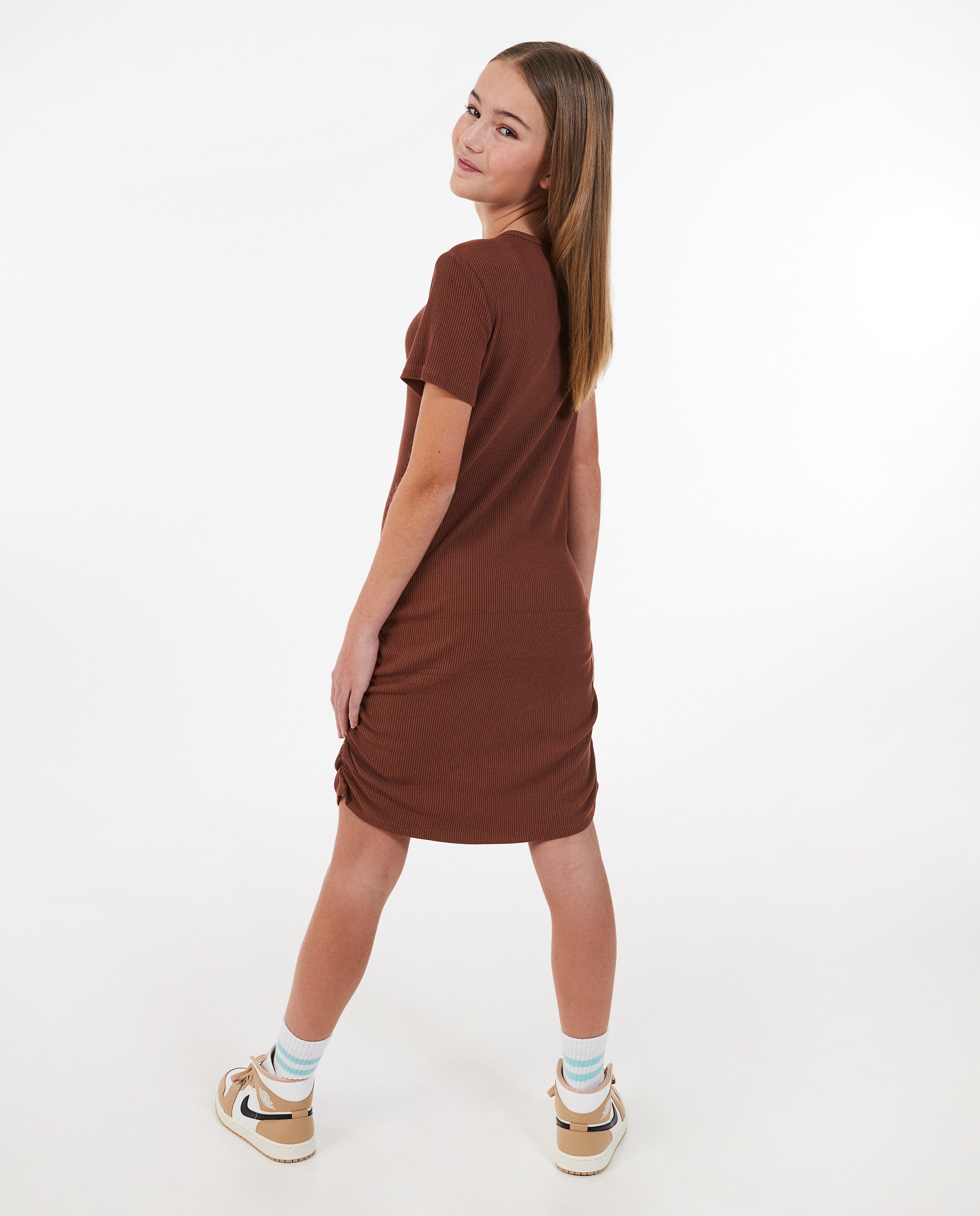 Robes - Robe brune côtelée