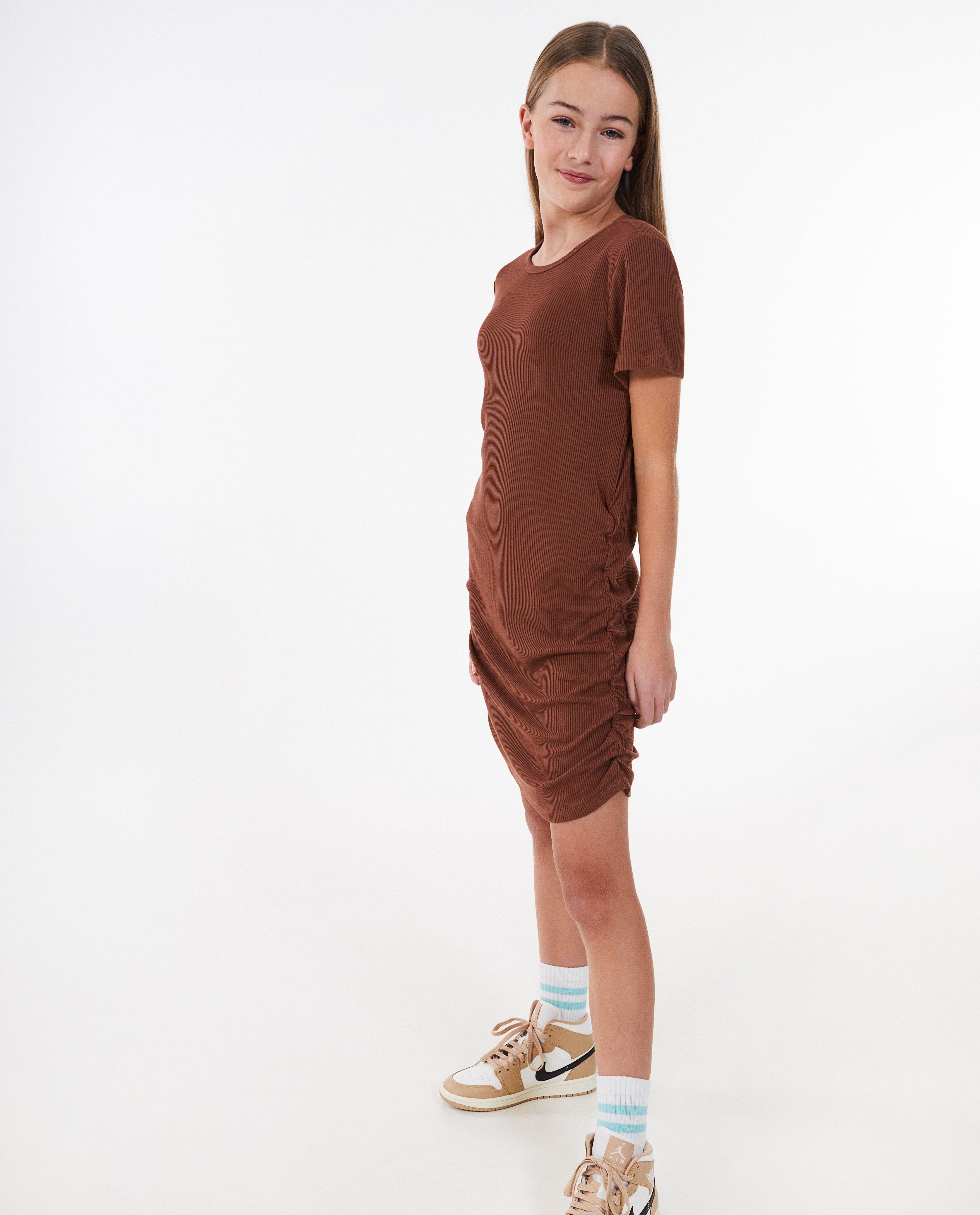 Robes - Robe brune côtelée