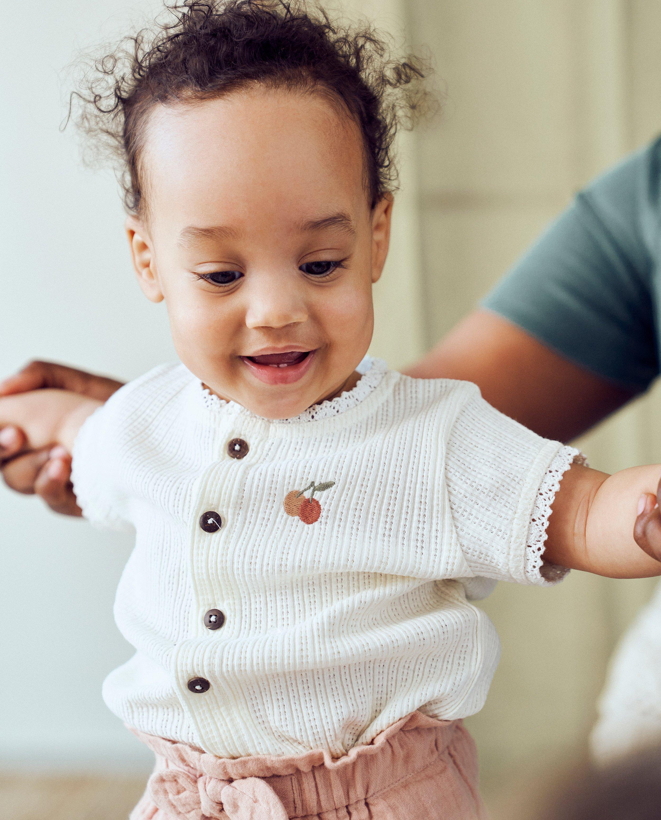 Offwhite T-shirt met ajour - Product Detail - wit - afbeelding nummer 1