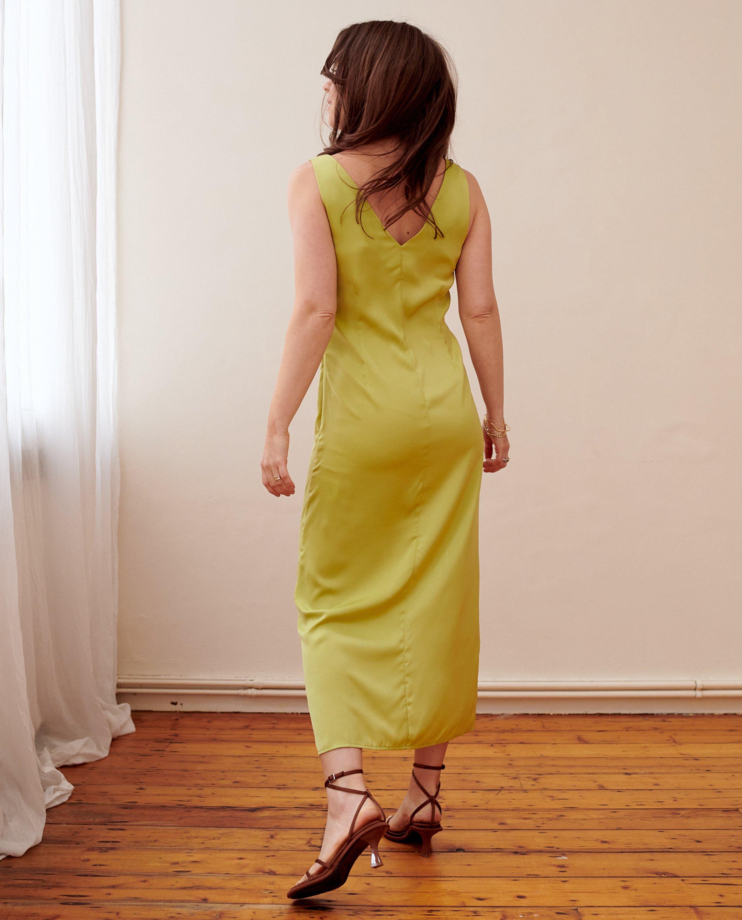 Groene satijnen jurk - Product Detail - lichtgroen - afbeelding nummer 1