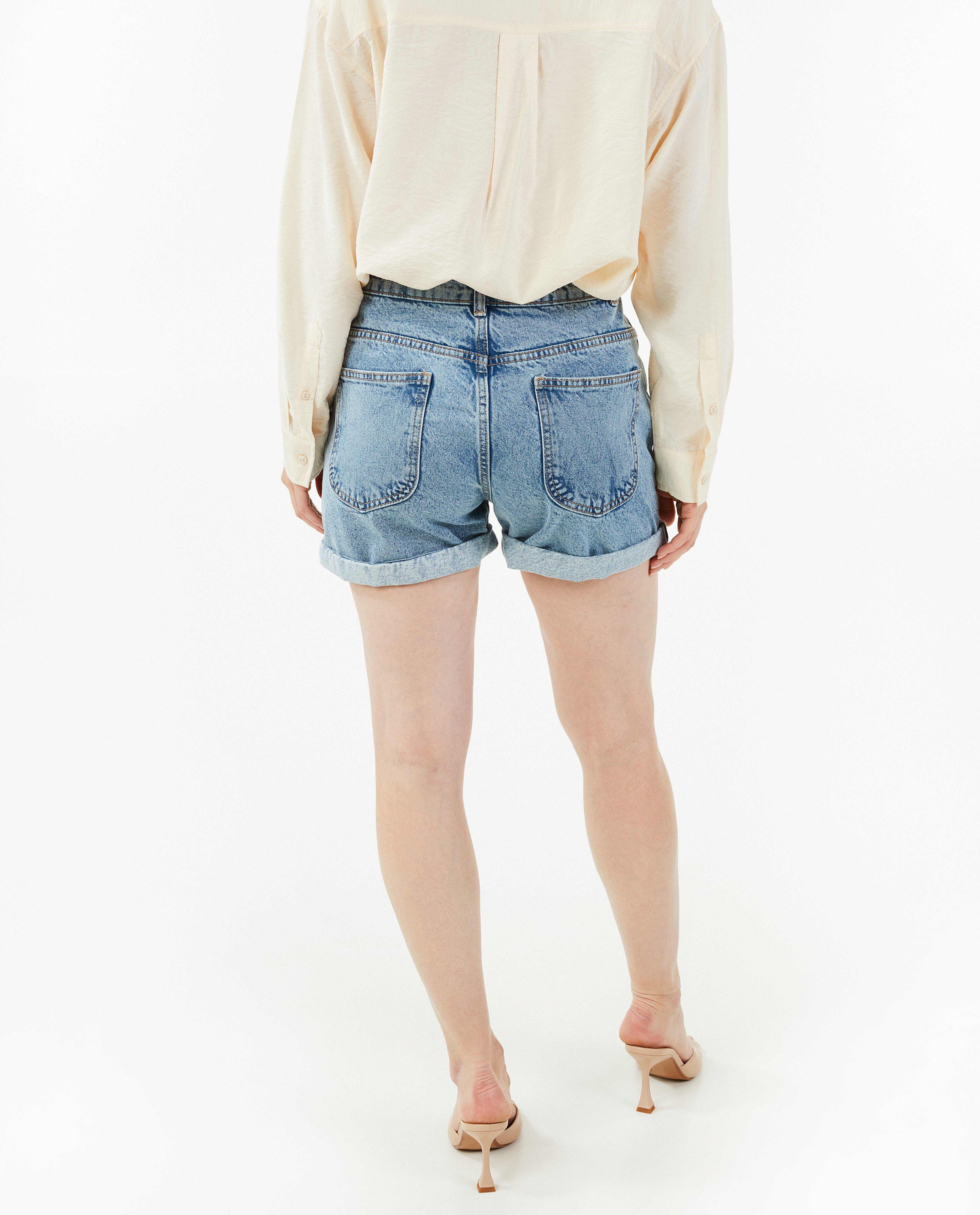 Shorts - Short en jeans bleu, coupe mom