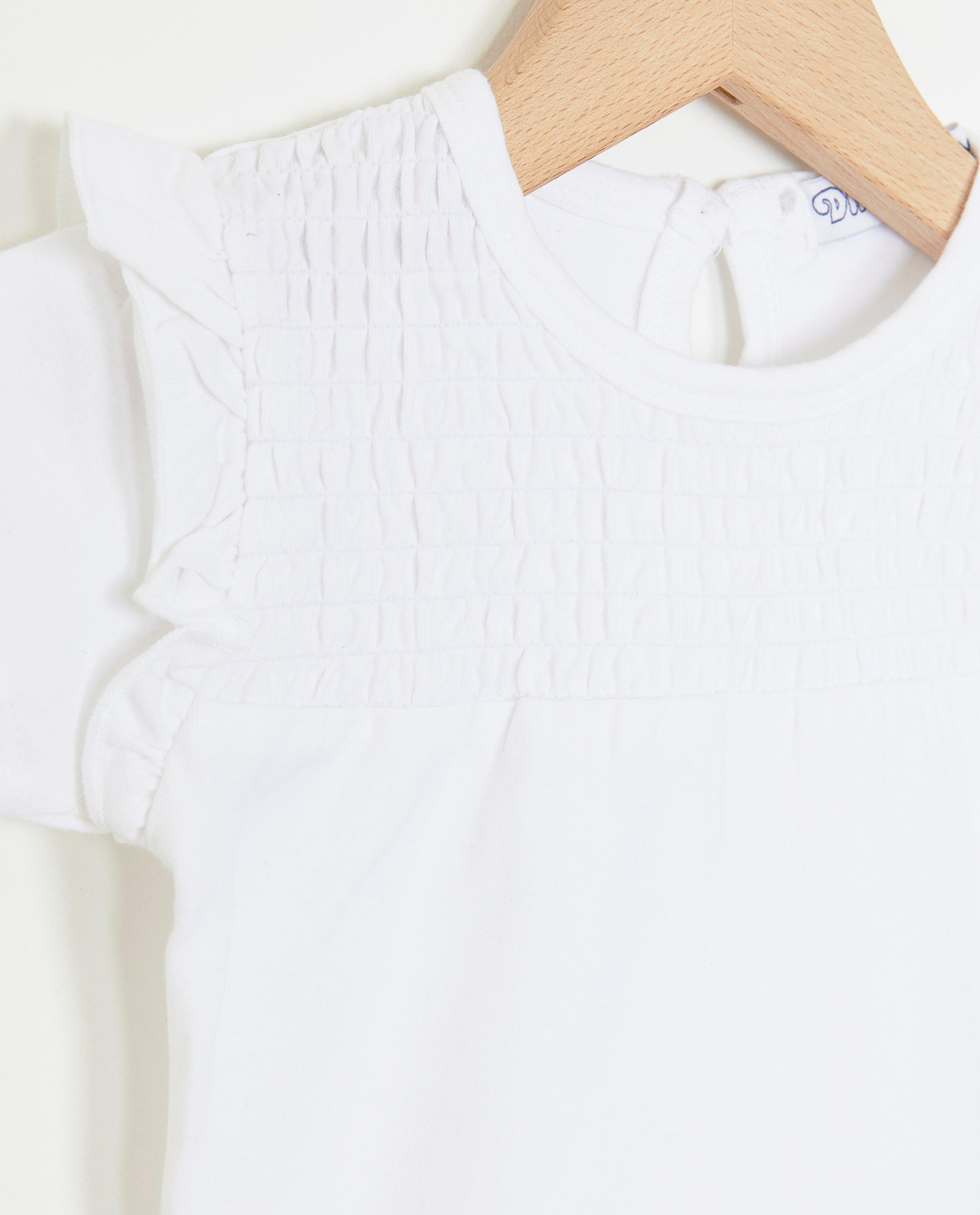T-shirts - T-shirt met reliëfversiering