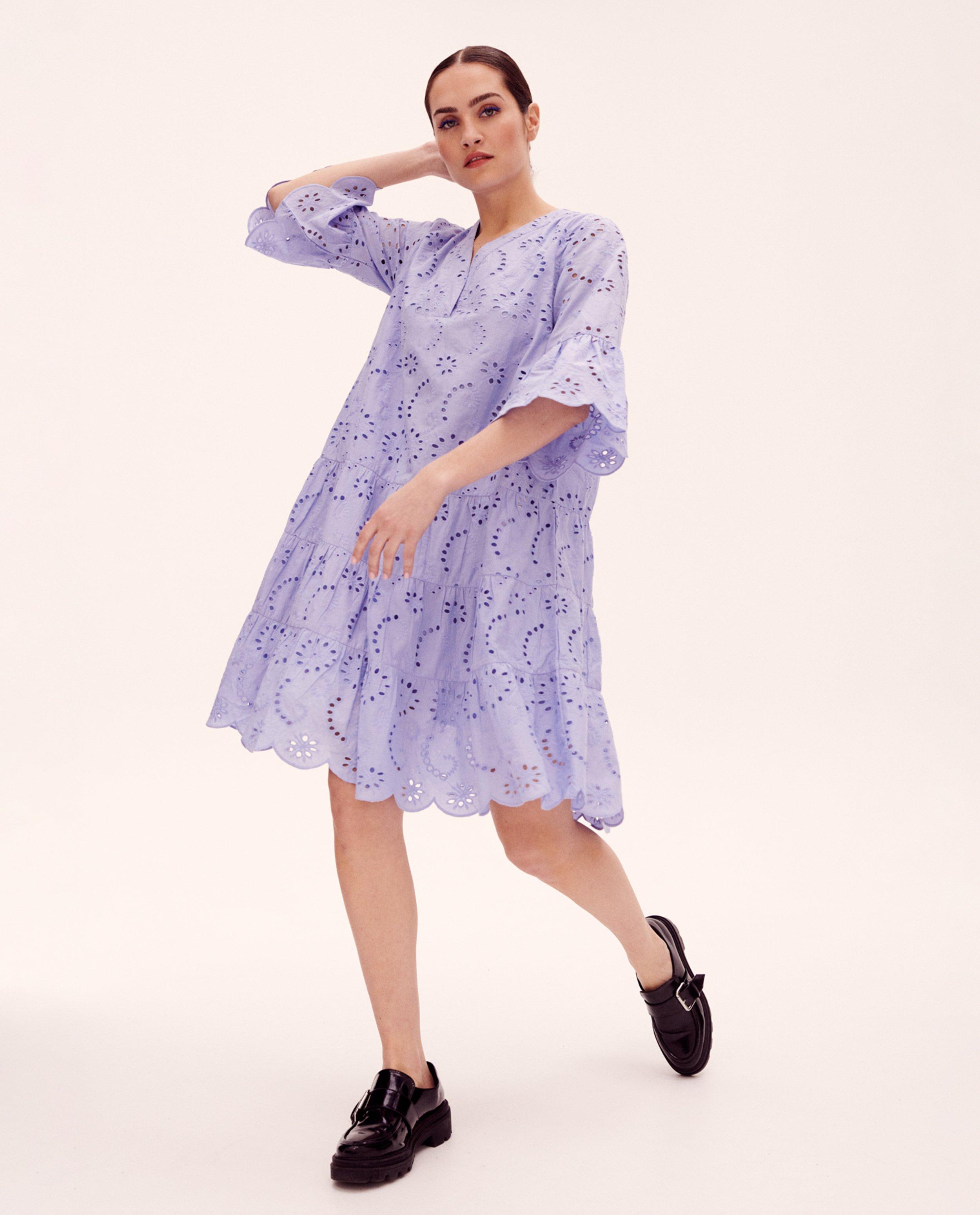 Kleedjes - Jurk met broderie anglaise