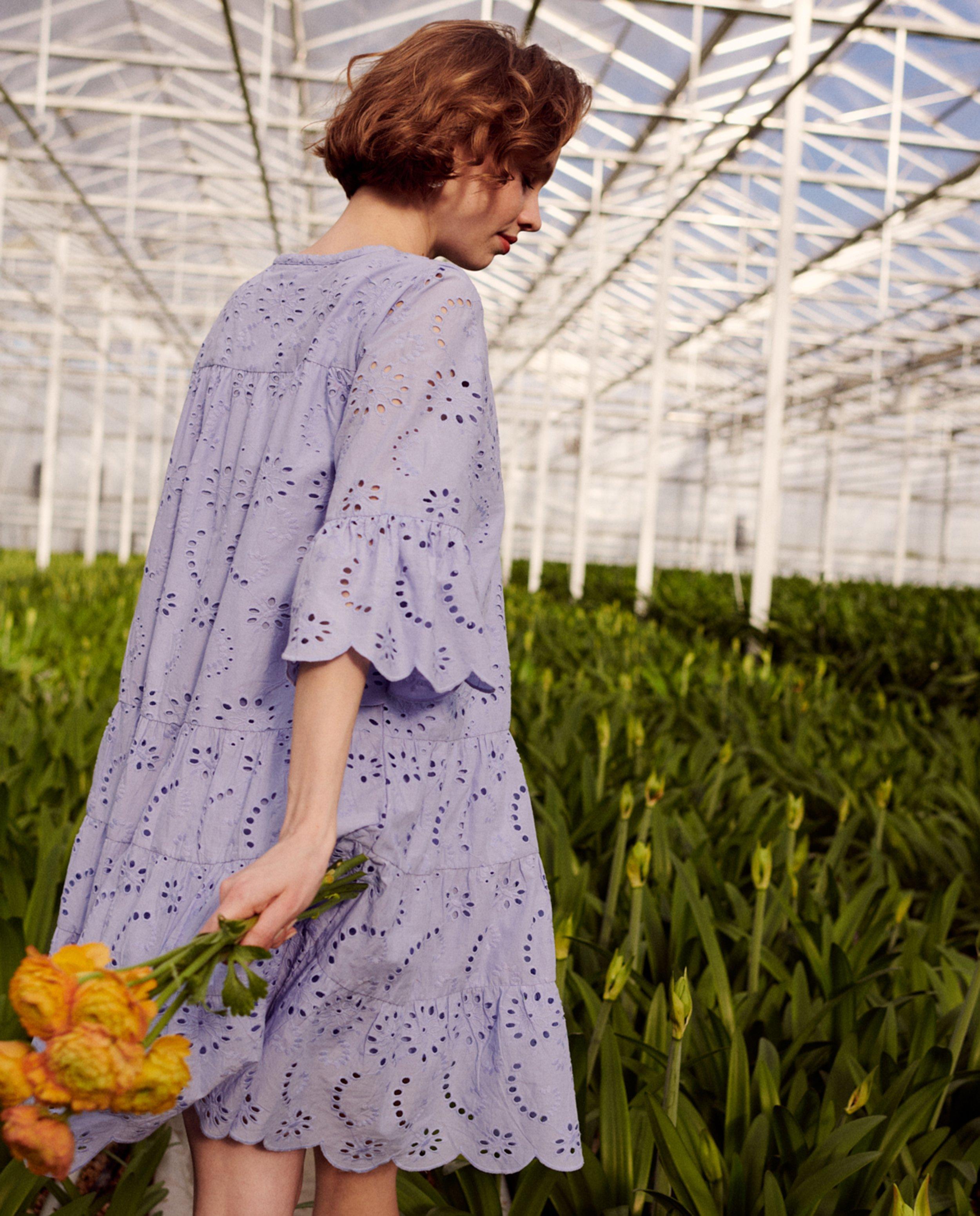 Kleedjes - Jurk met broderie anglaise