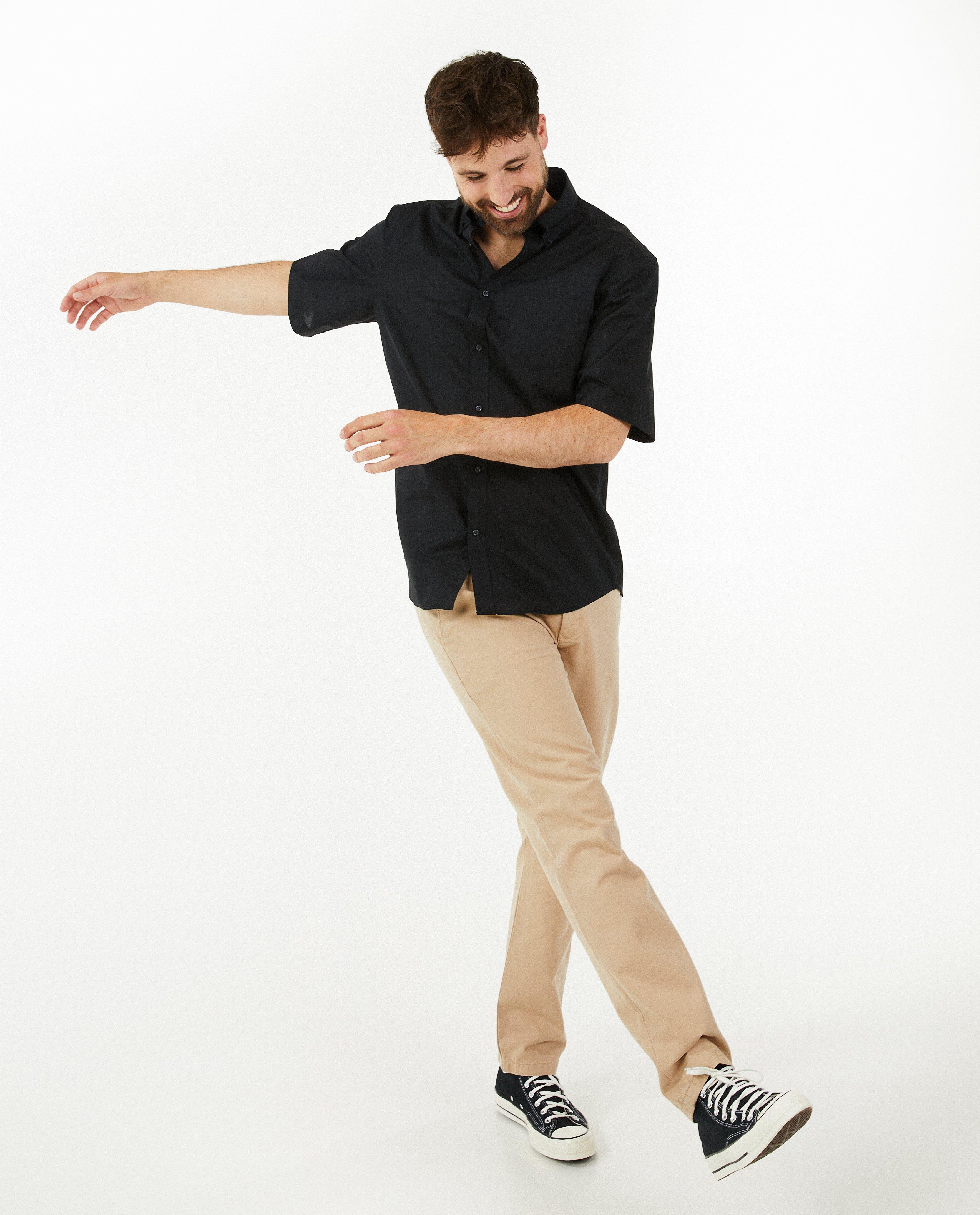 Zwart hemd, regular fit - Product Detail - zwart - afbeelding nummer 1