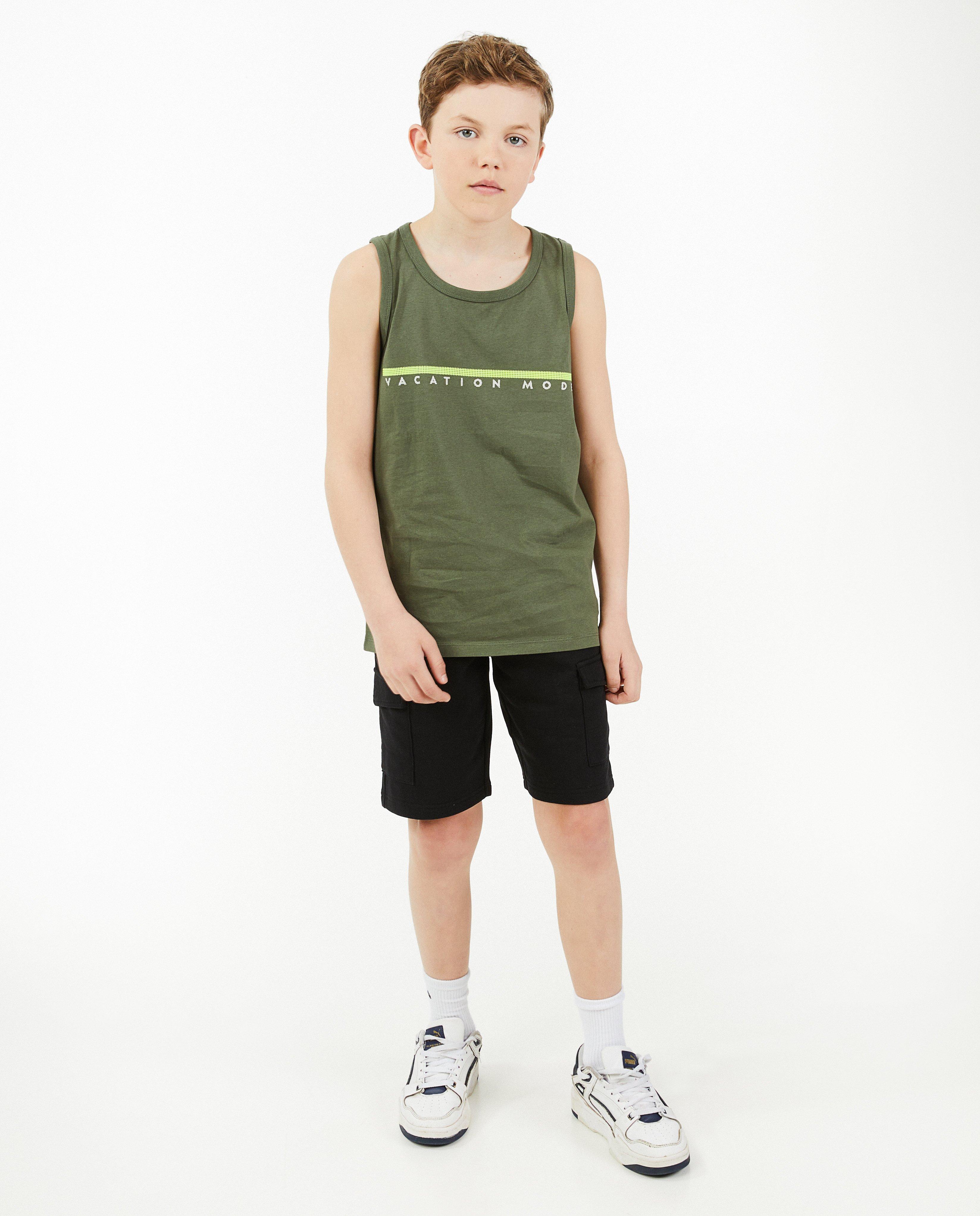 Donkergroene top met opschrift - null - Besties