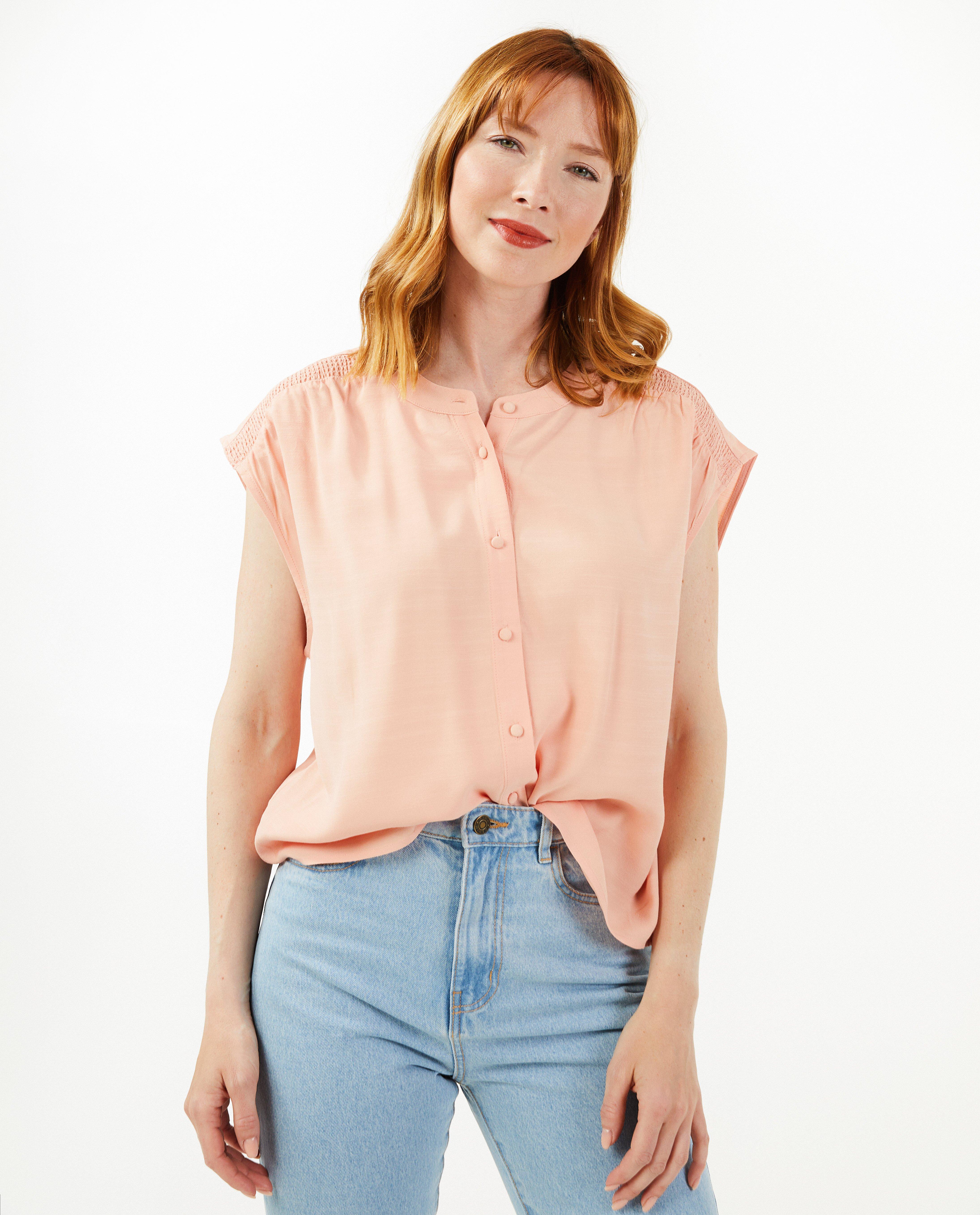 Hemden - Roze blouse met smokwerk