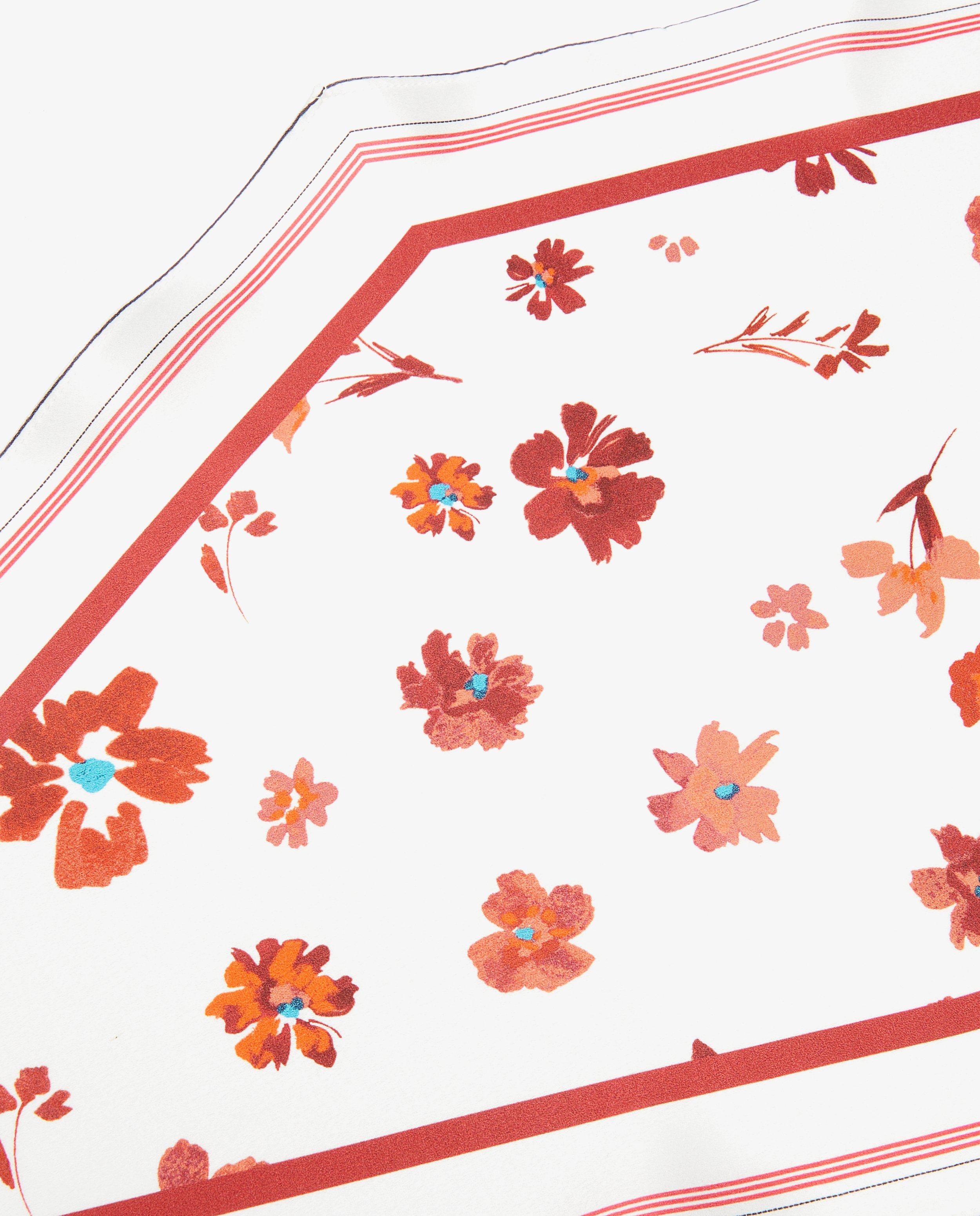 Breigoed - Sjaaltje met bloemenprint