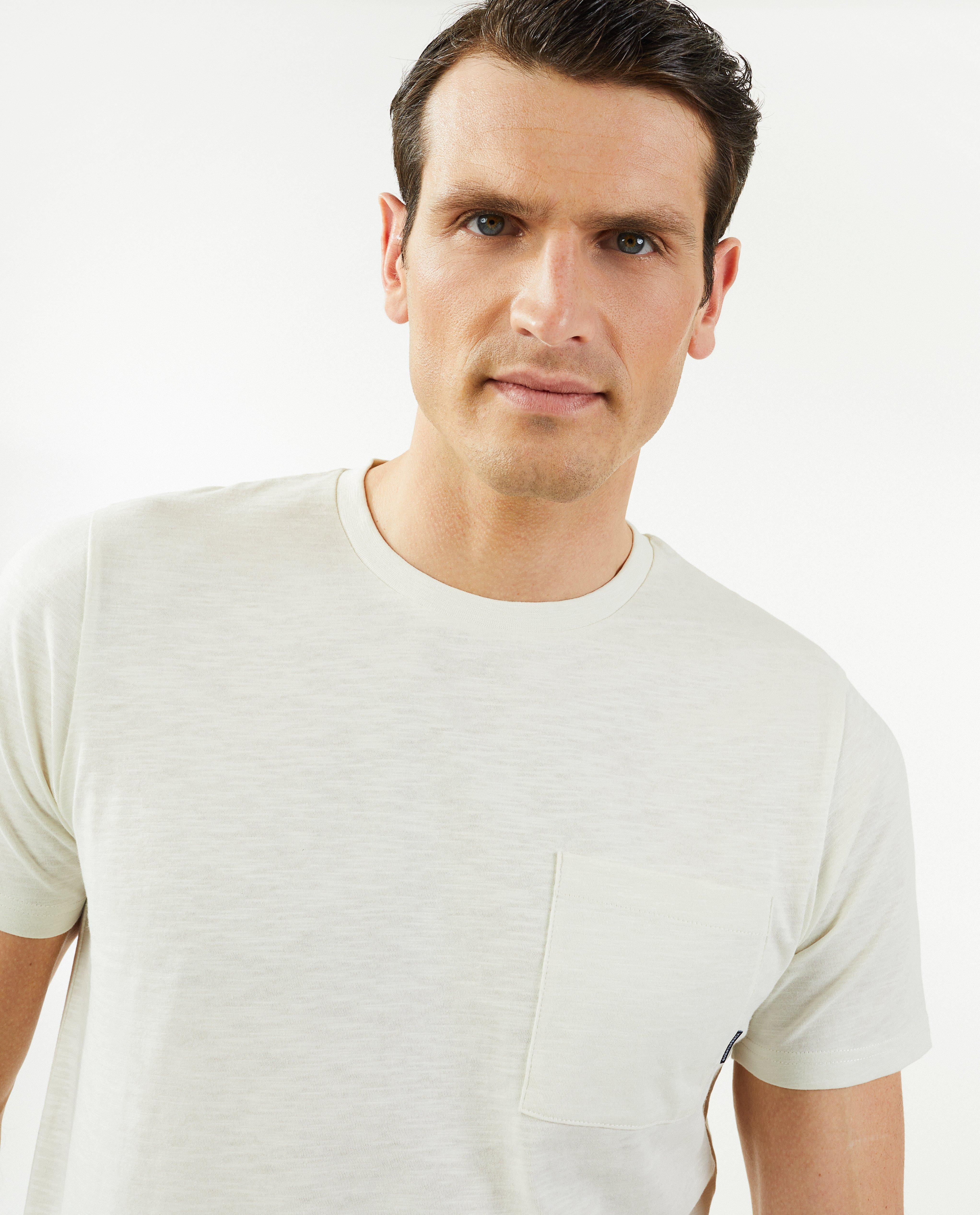 T-shirts - Beige T-shirt, slim fit