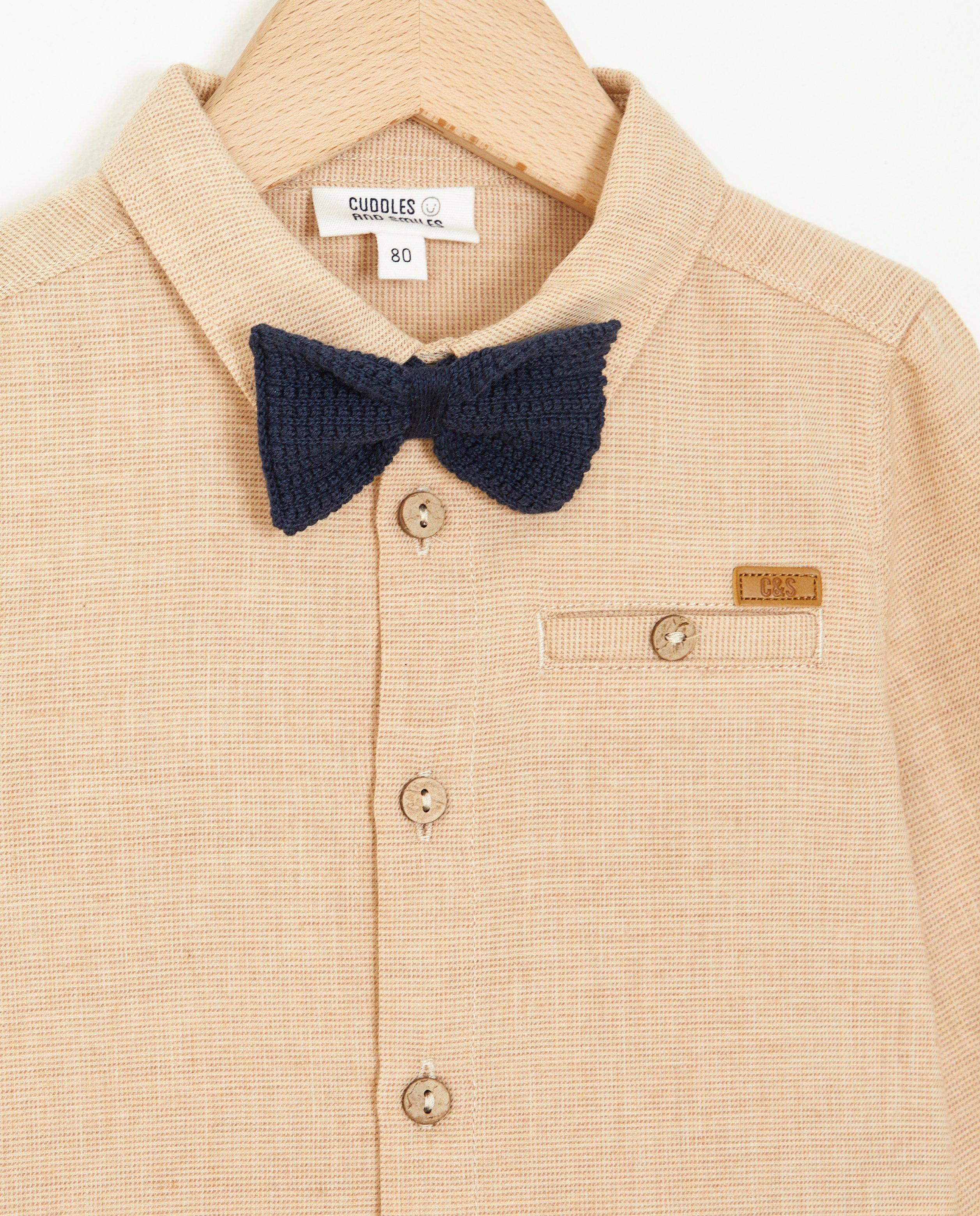 Chemises - Chemise bleue avec un nœud tricoté