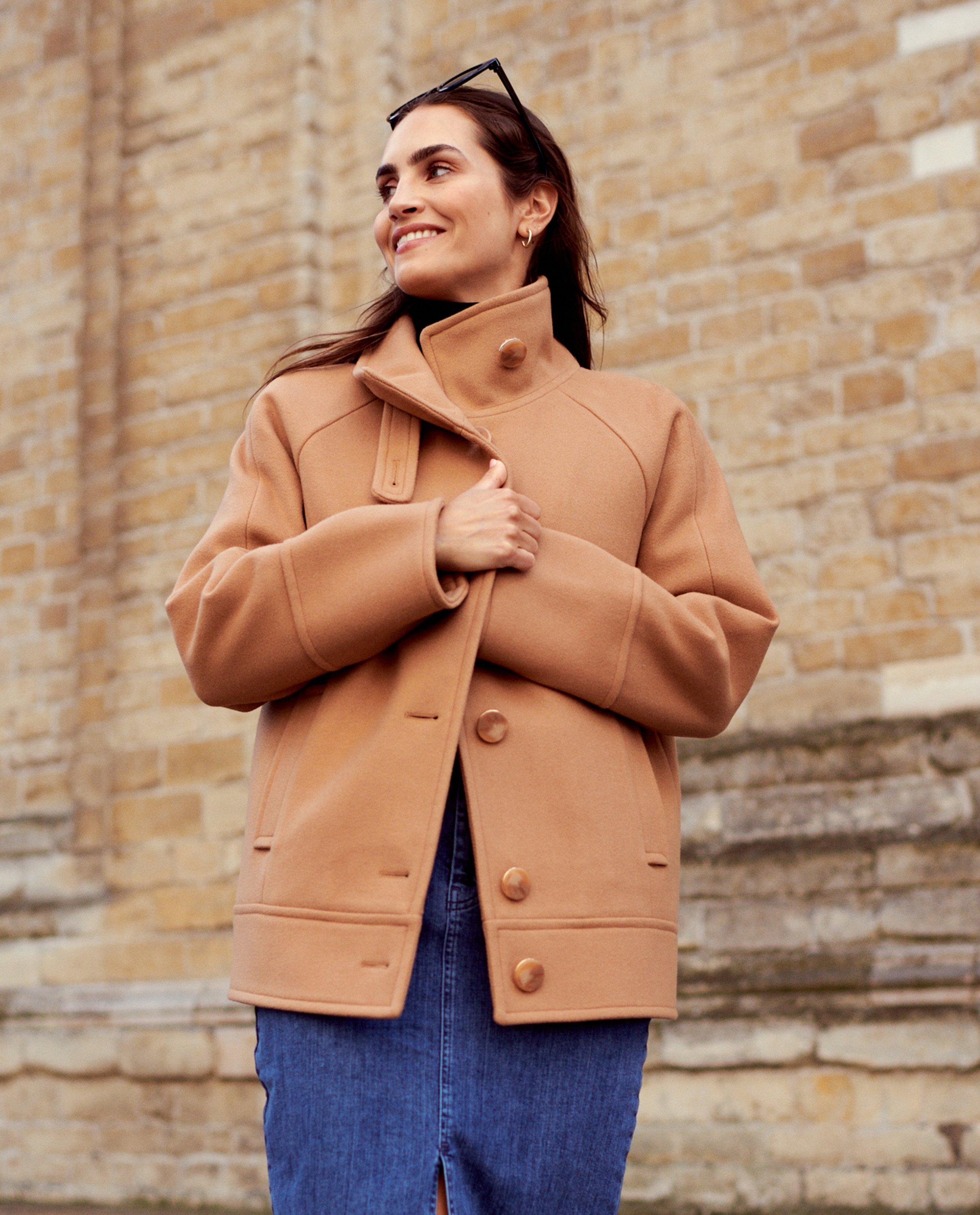 Manteaux d'hiver - Veste brune à col droit