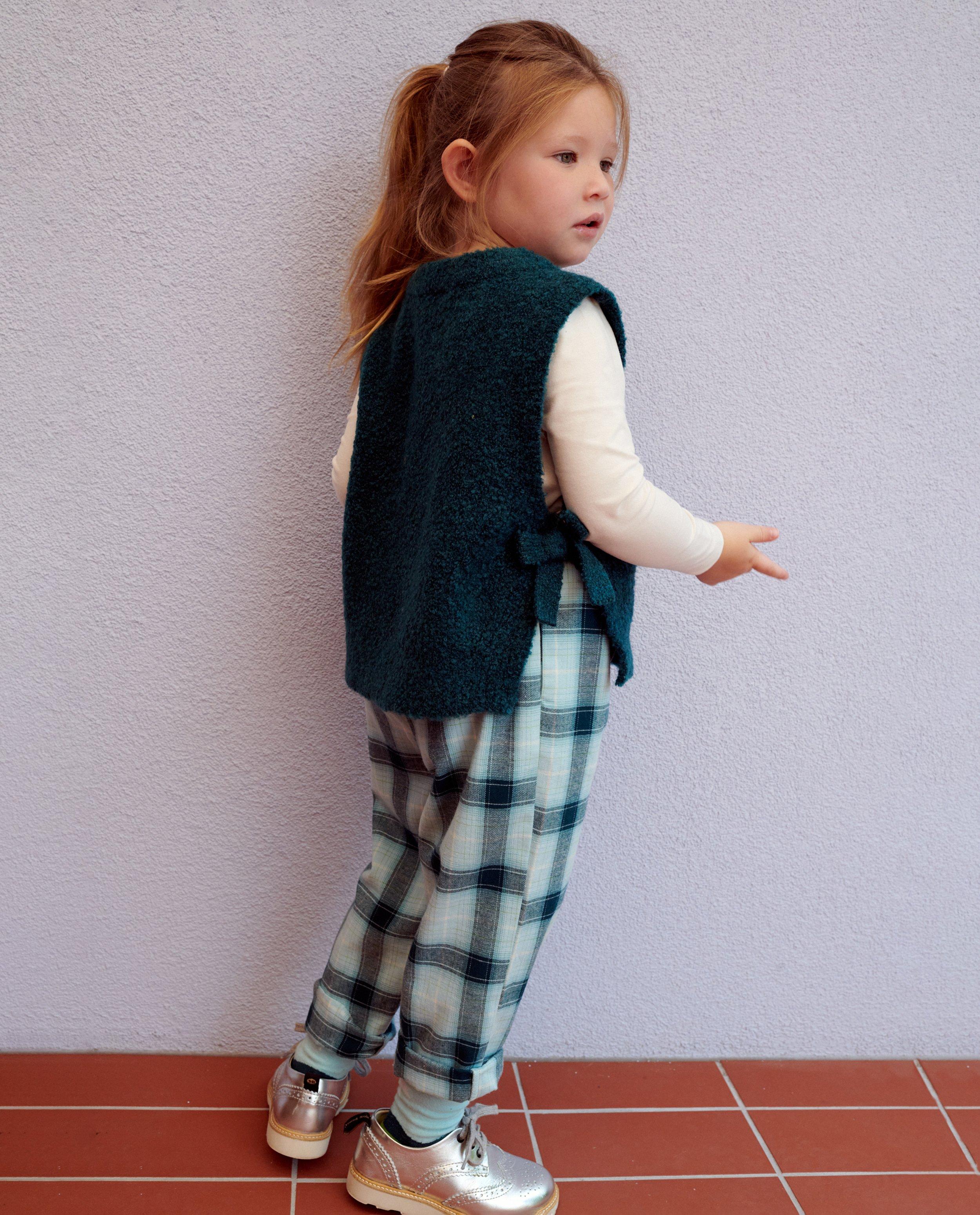 Pull vert foncé avec piqûres latérales ouvertes - Détails du produit - bleu - image numéro 1