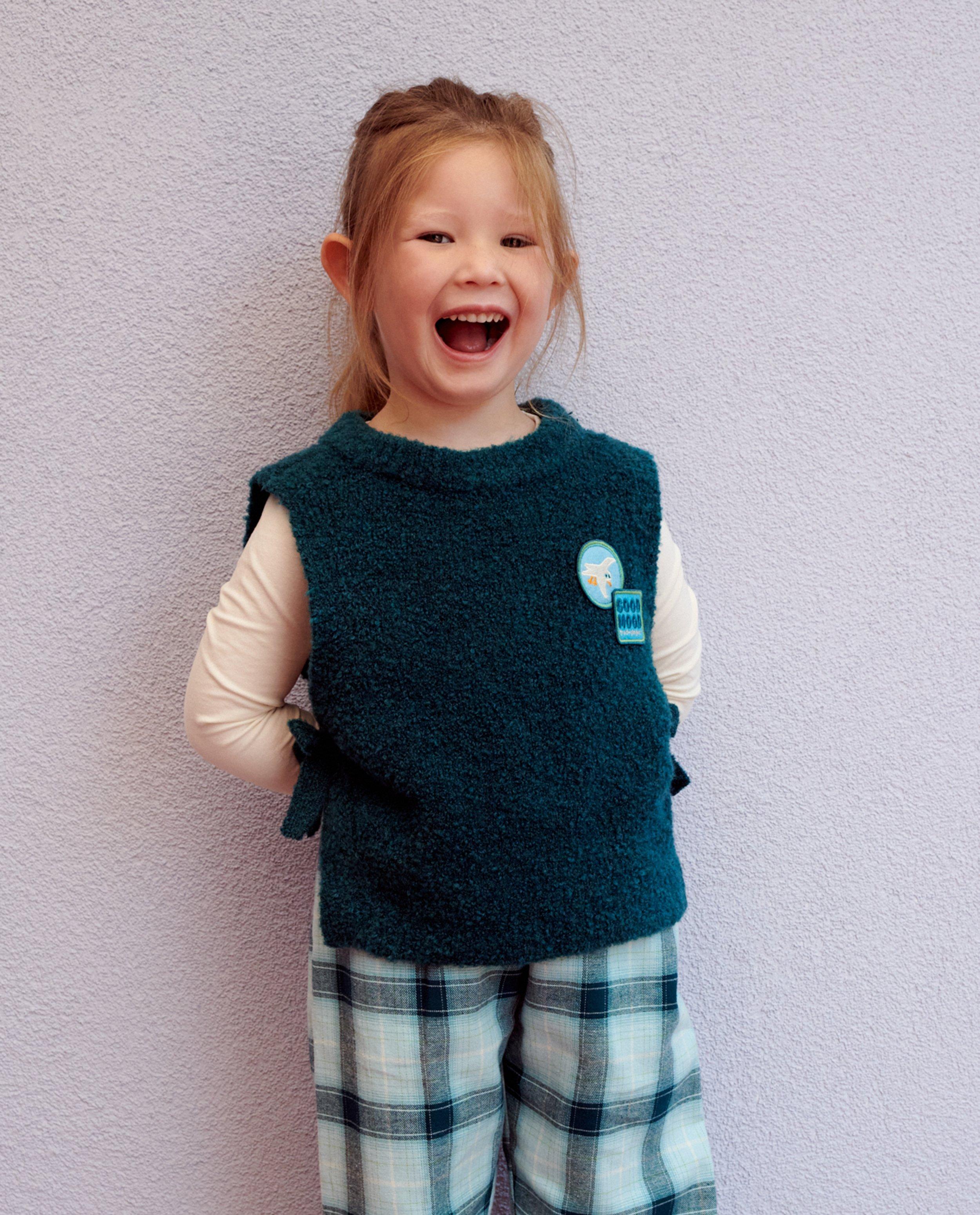 Pull vert foncé avec piqûres latérales ouvertes - Détails du produit - bleu - image numéro 2