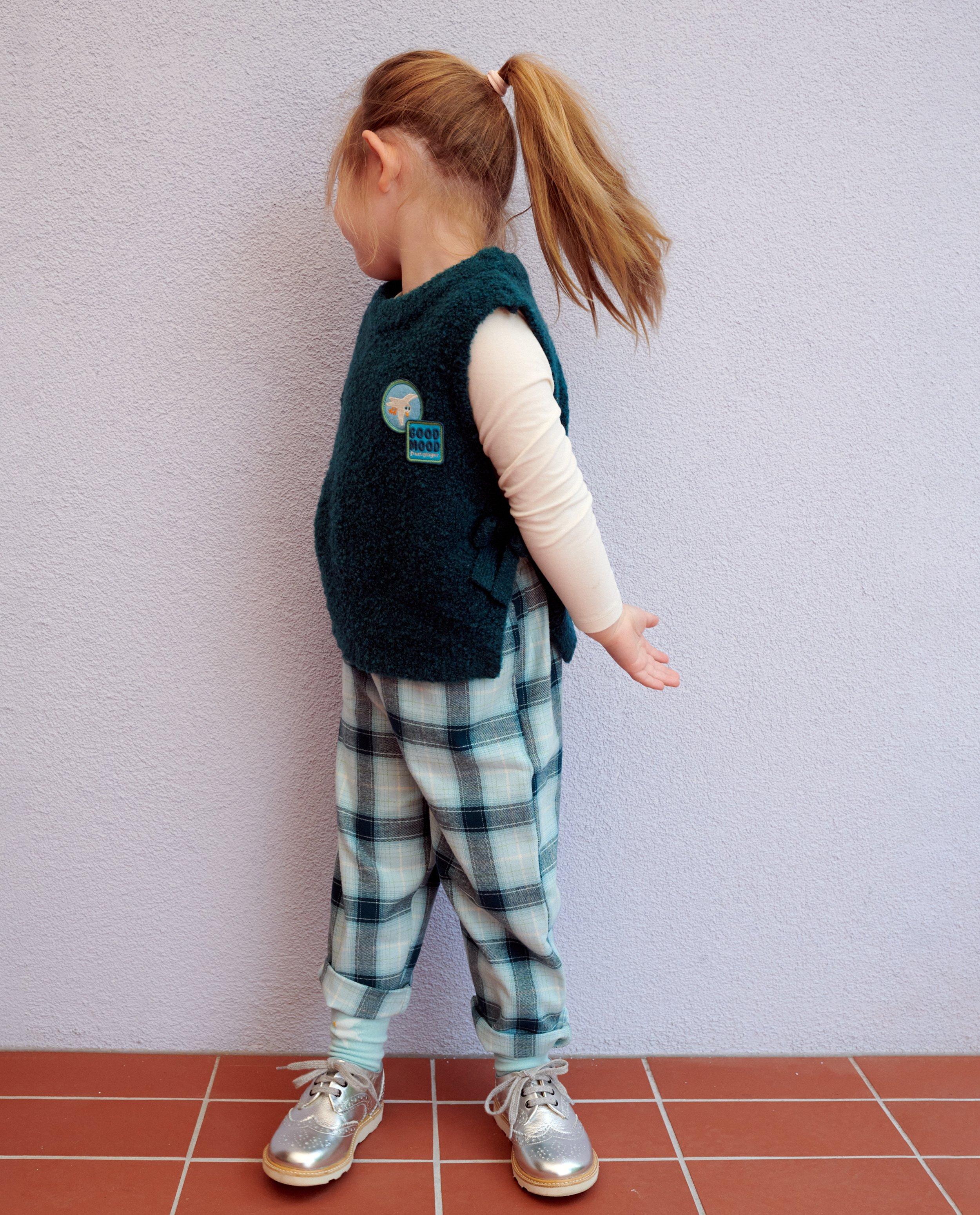 Pull vert foncé avec piqûres latérales ouvertes - Détails du produit - bleu - image numéro 4