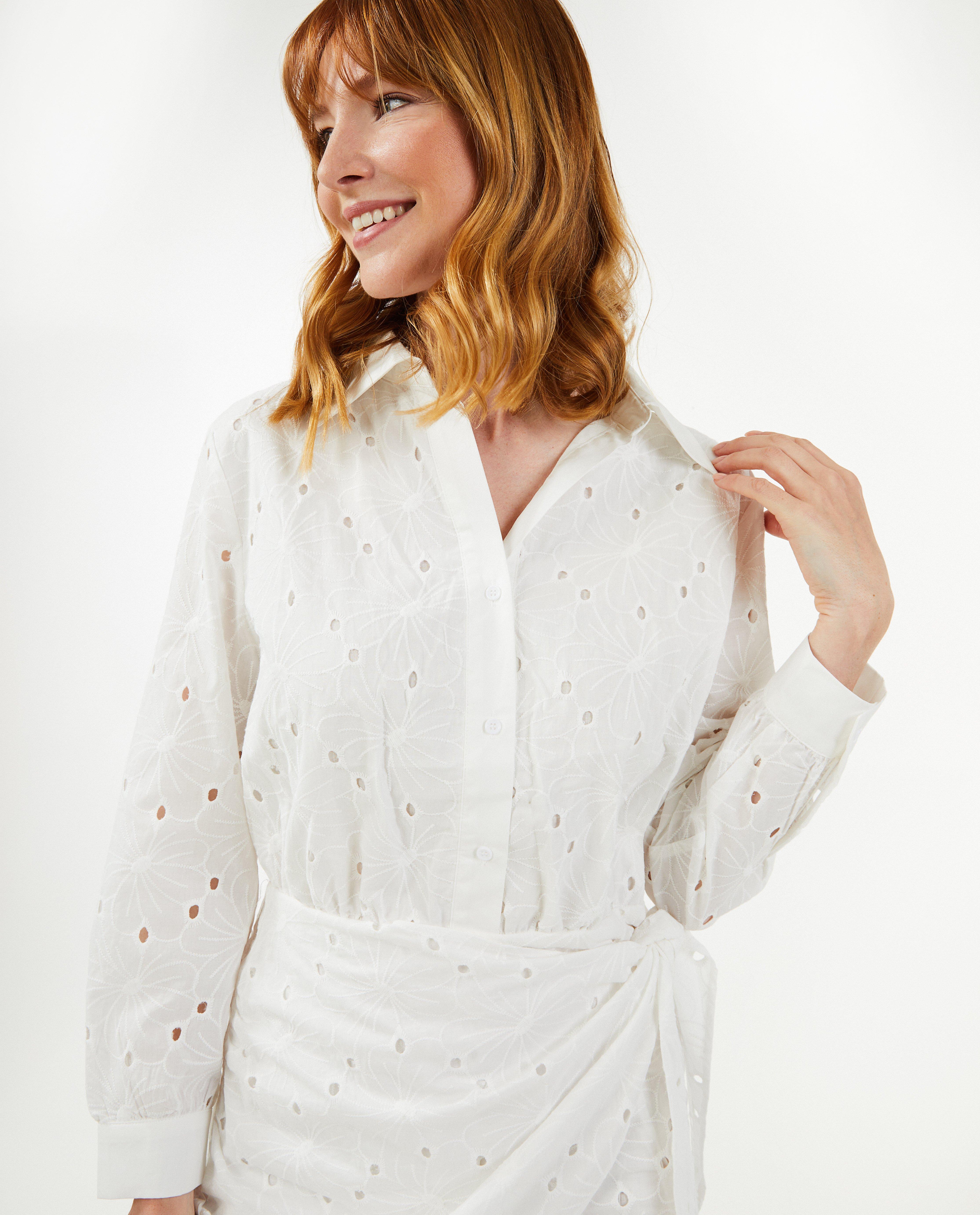 Kleedjes - Wikkeljurk met broderie anglaise