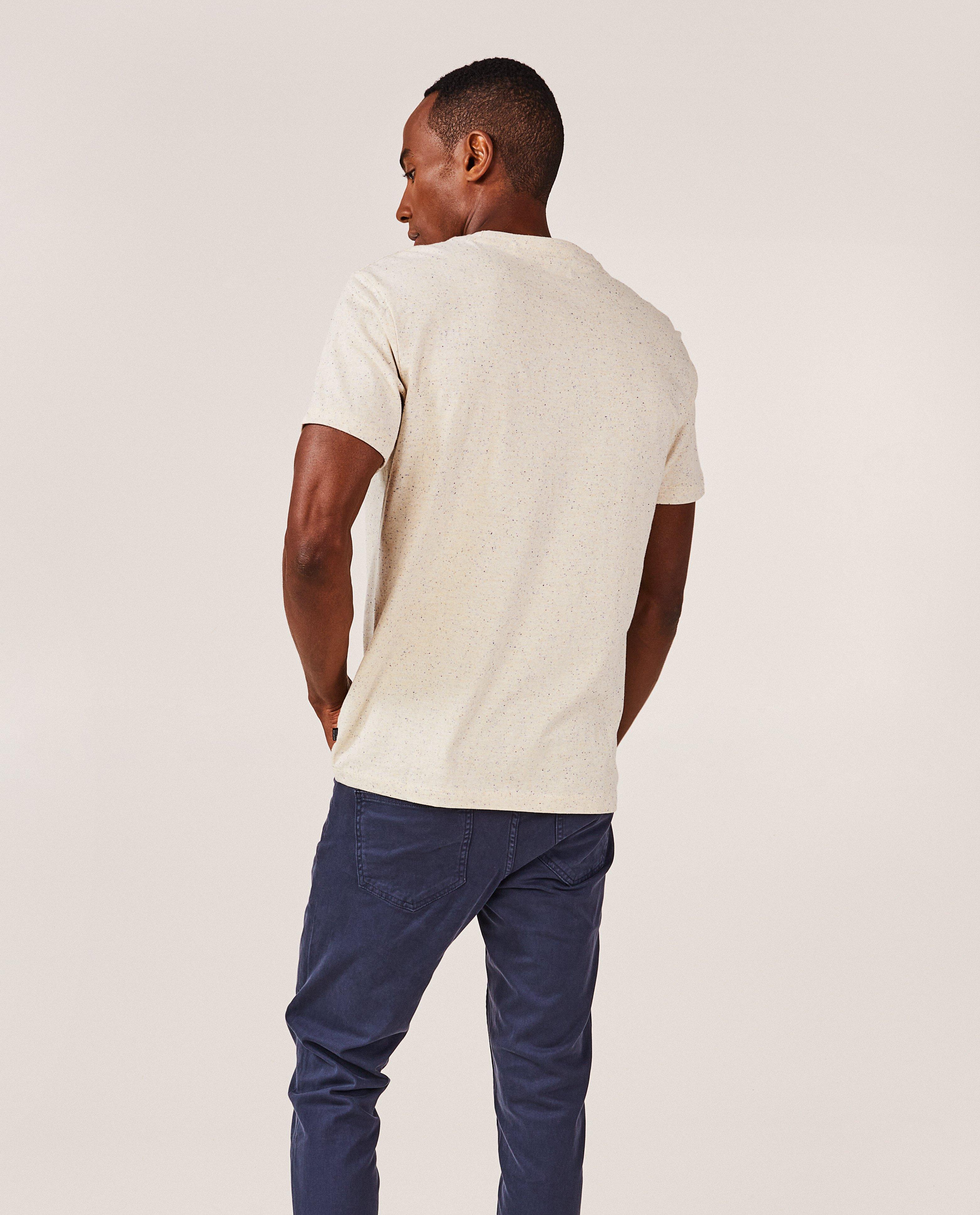 T-shirts - Beige T-shirt met spikkels