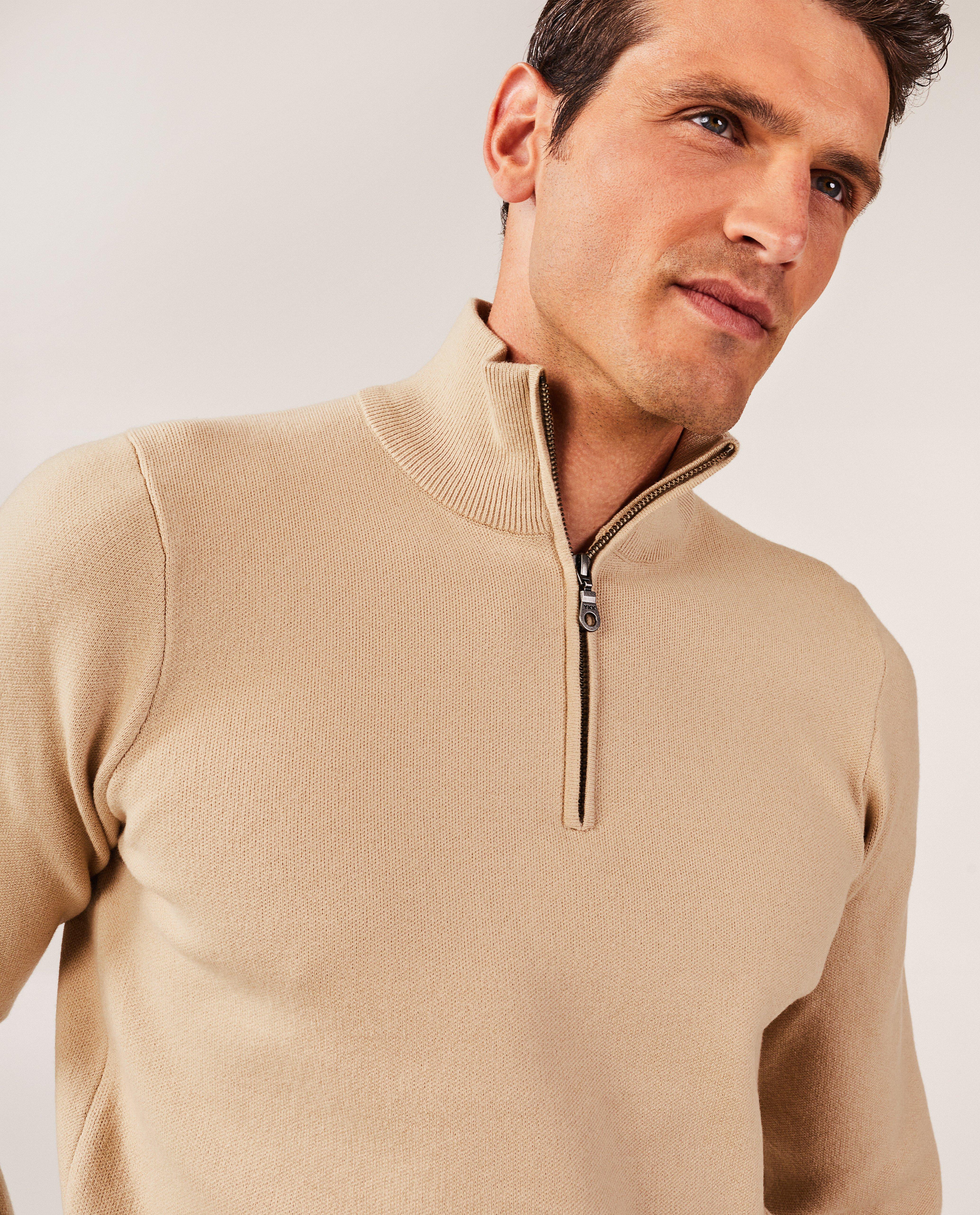 Truien - Beige trui met korte rits