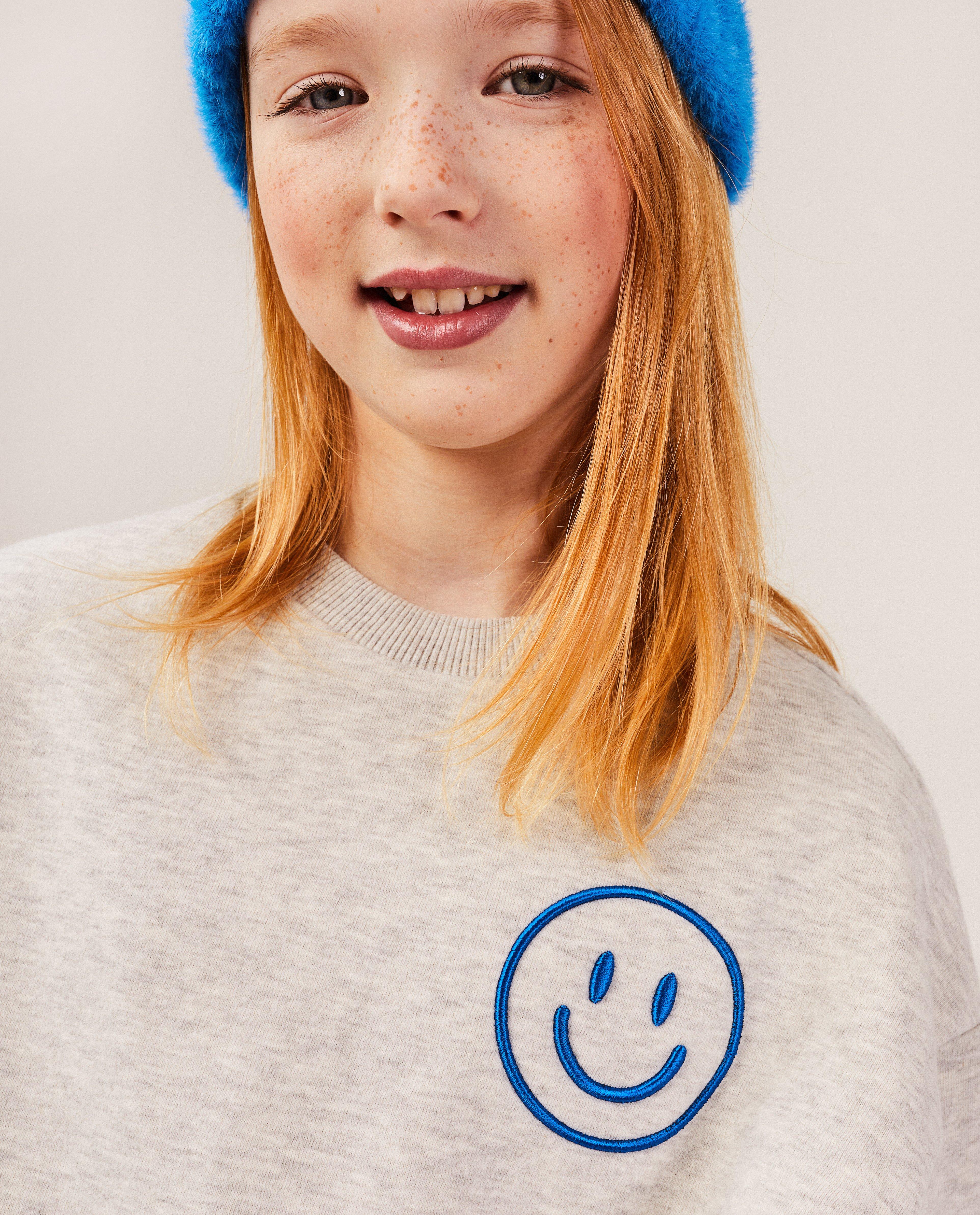 Sweaters - Sweater met geborduurde smiley