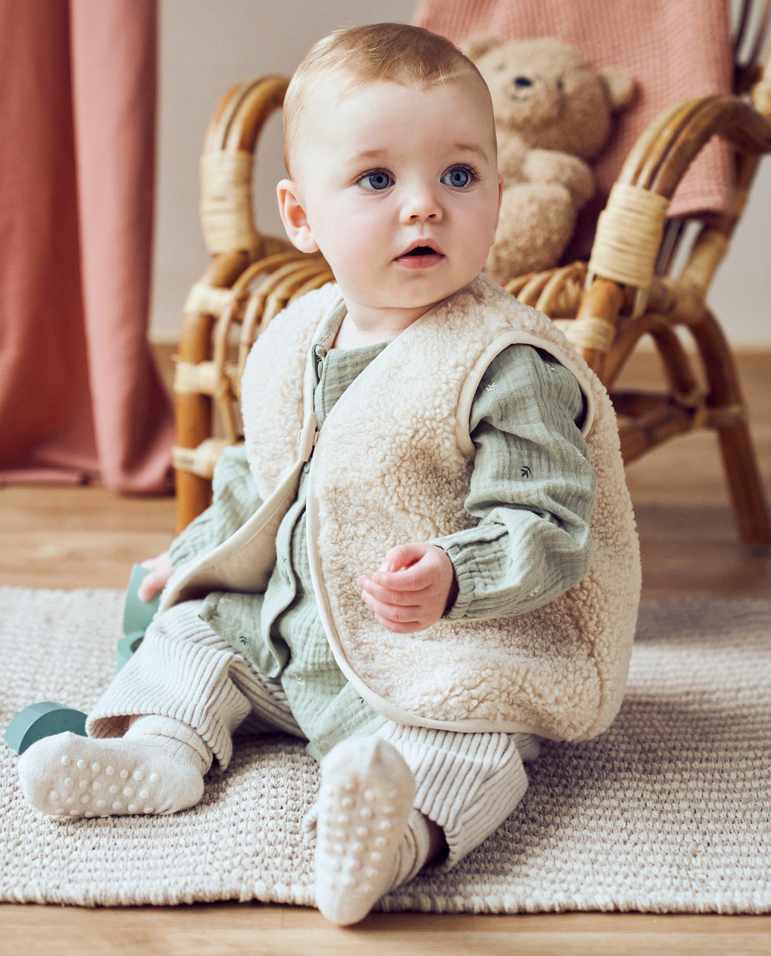 Gilet en peluche boutonné - null - Cuddles and Smiles