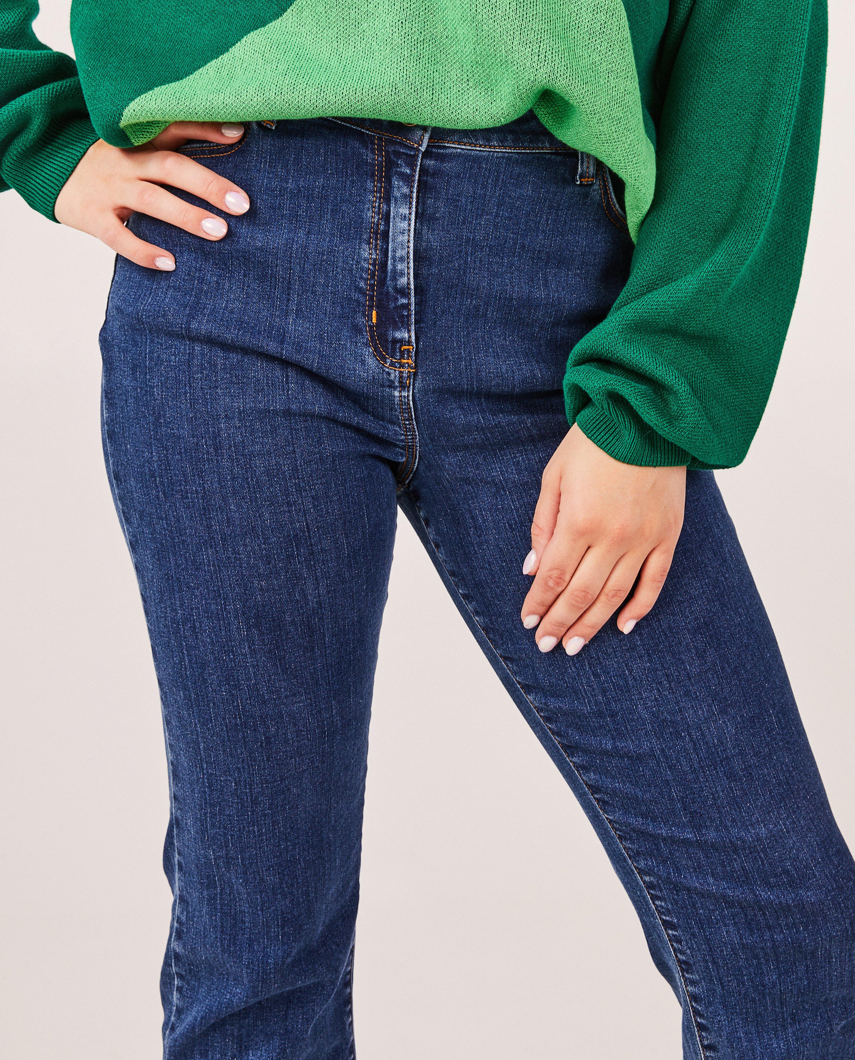 Jeans - Donkerblauwe jeans, flared fit