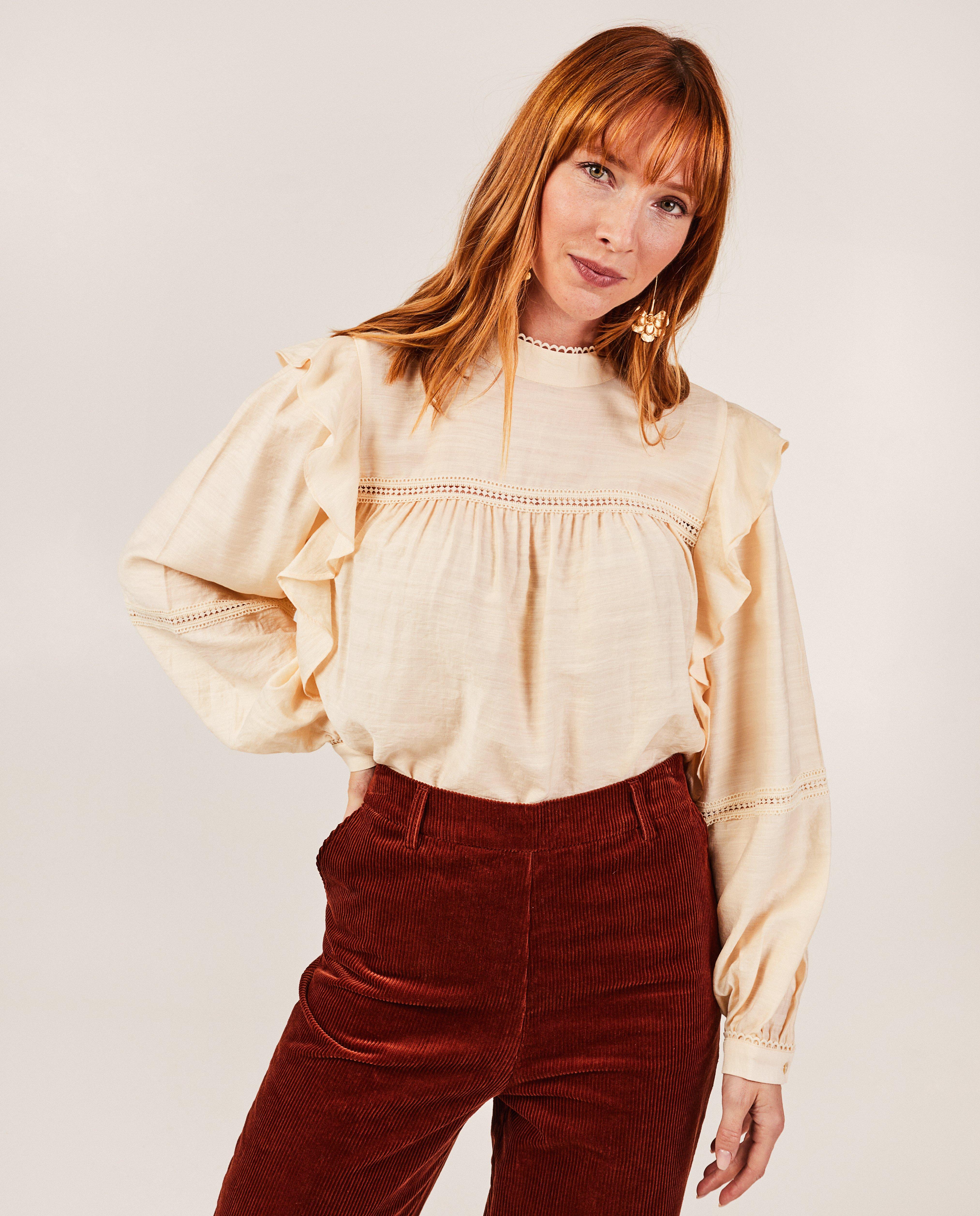 Chemises - Blouse beige à dentelle