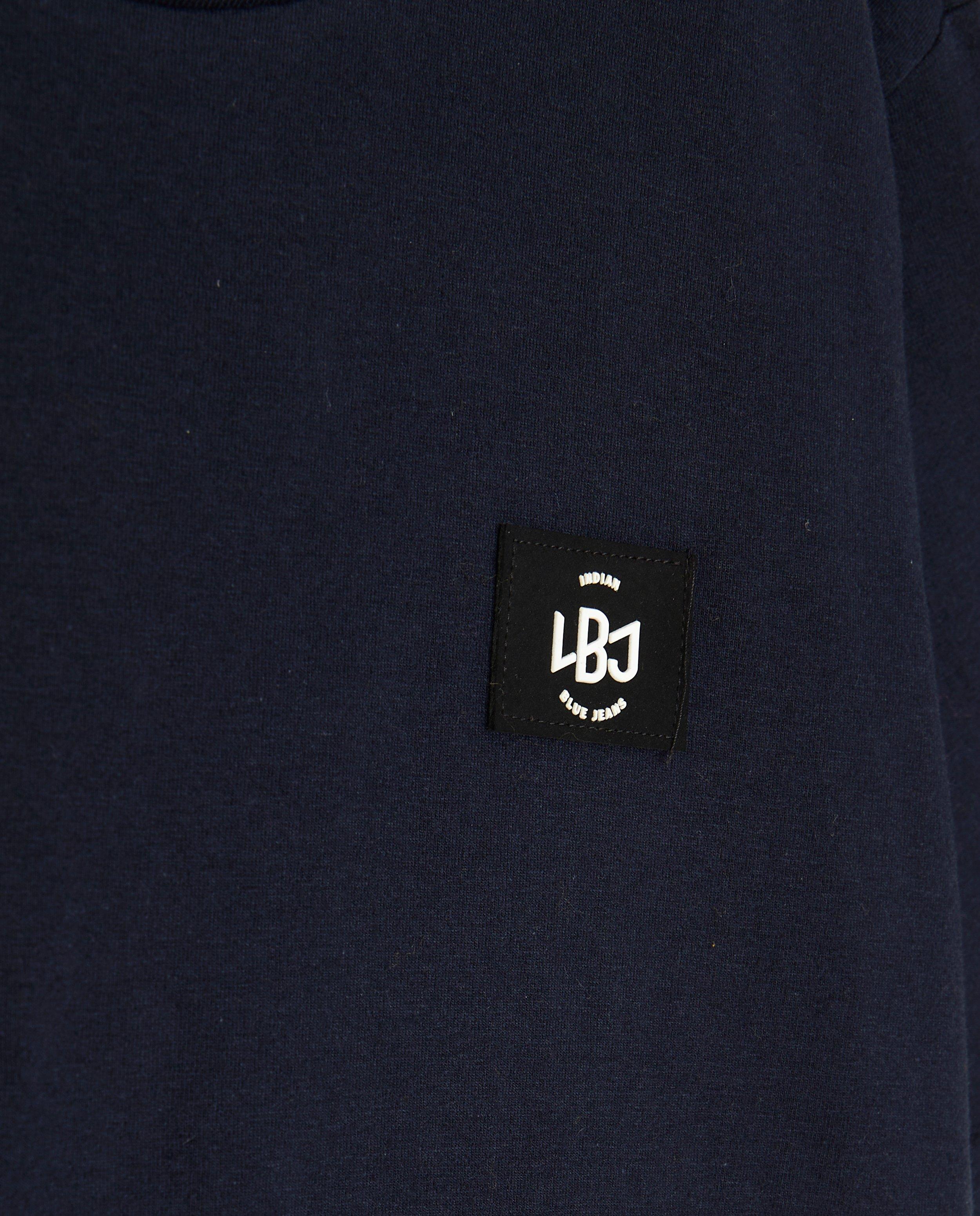 T-shirts - Donkerblauw T-shirt met patch
