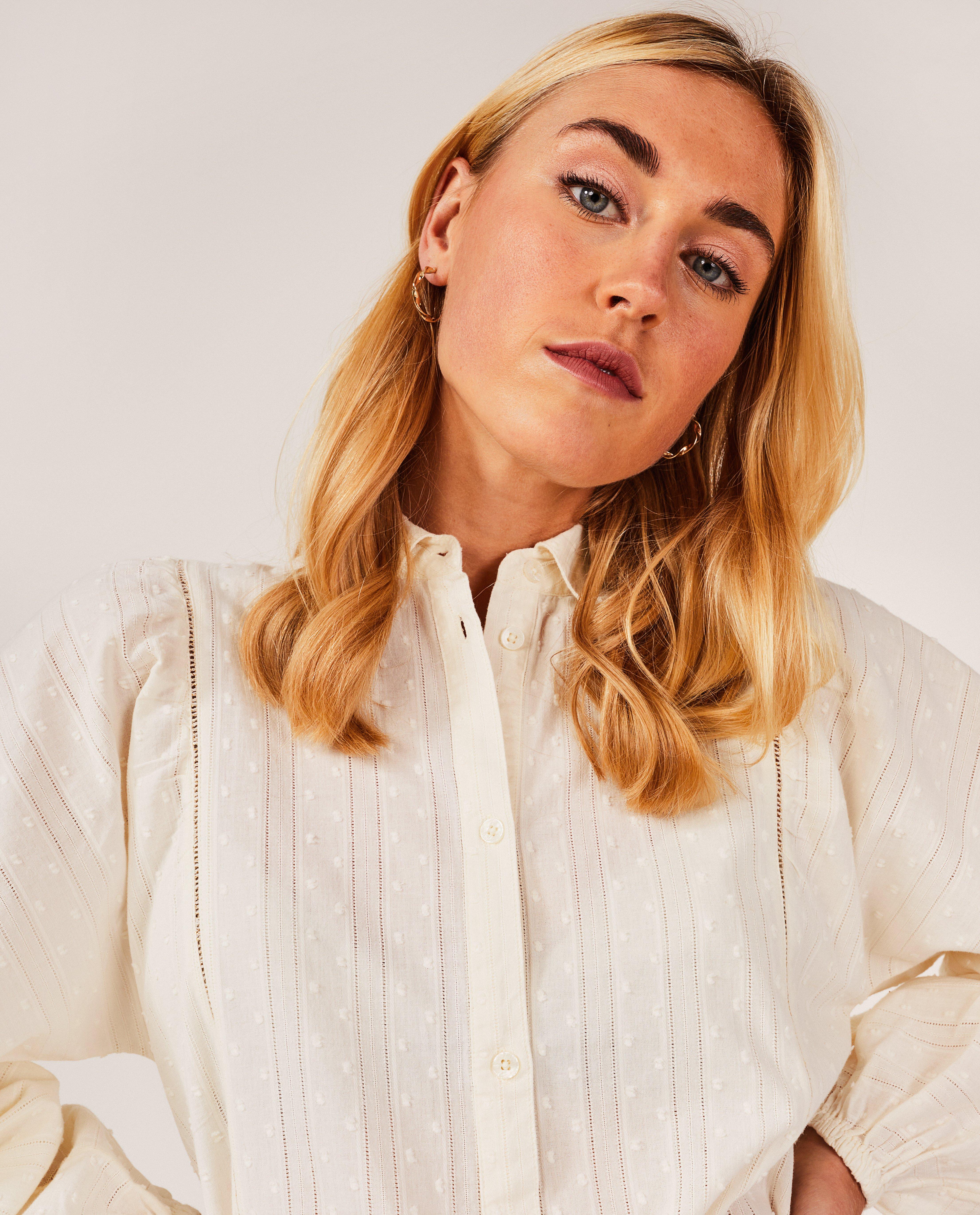 Chemises - Blouse écrue à motif ajouré