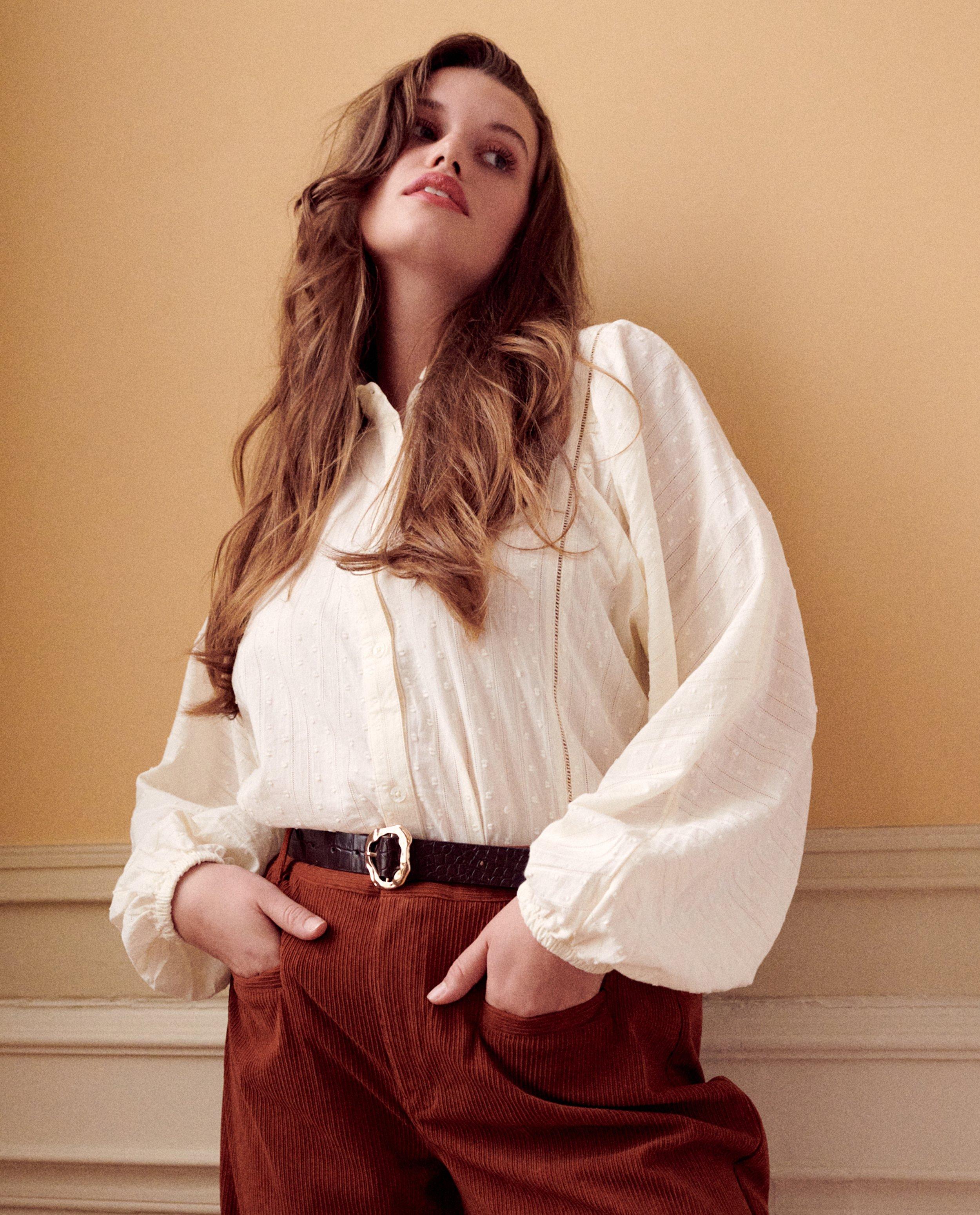 Chemises - Blouse écrue à motif ajouré