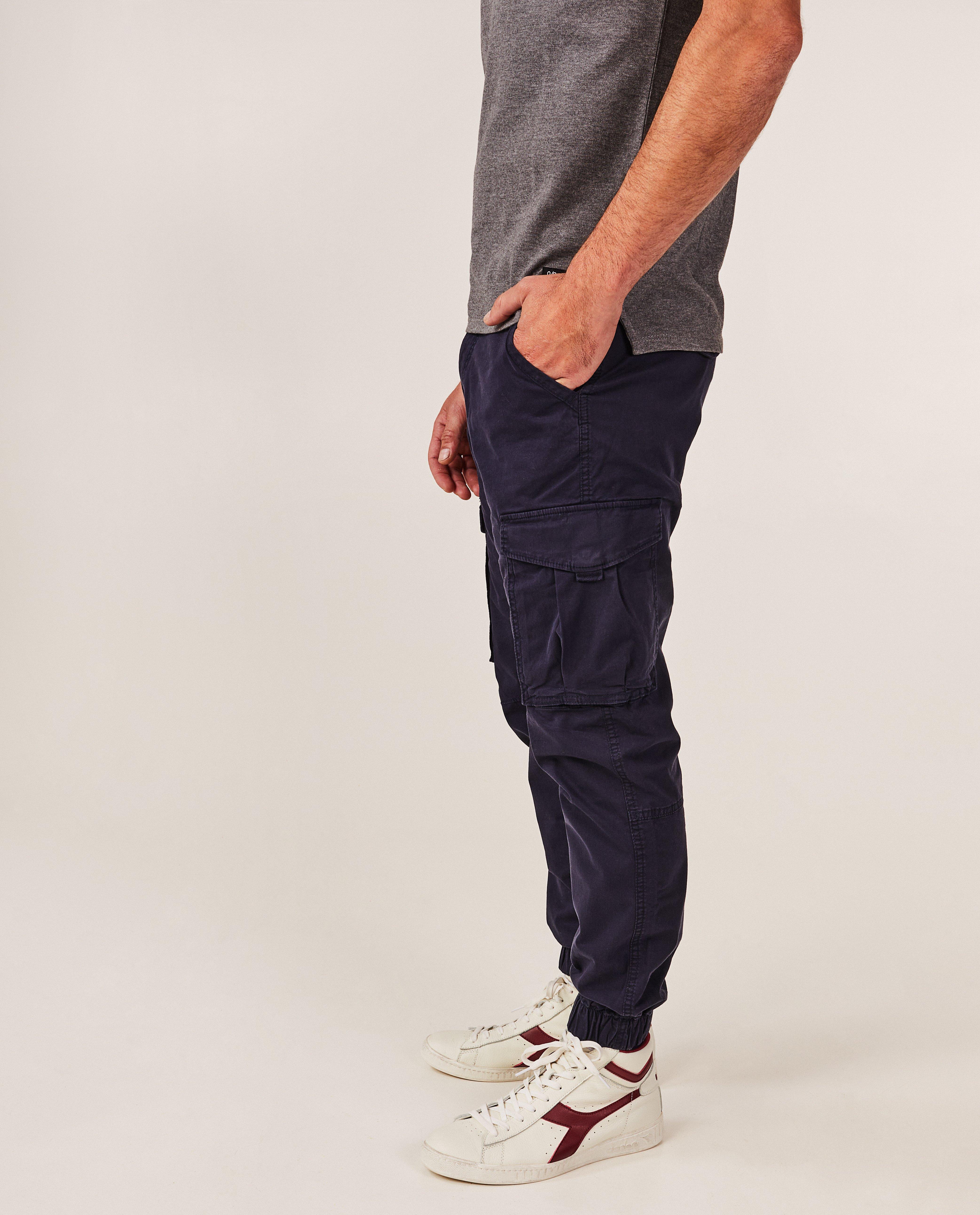 Pantalon bleu foncé, coupe cargo - null - S. Oliver