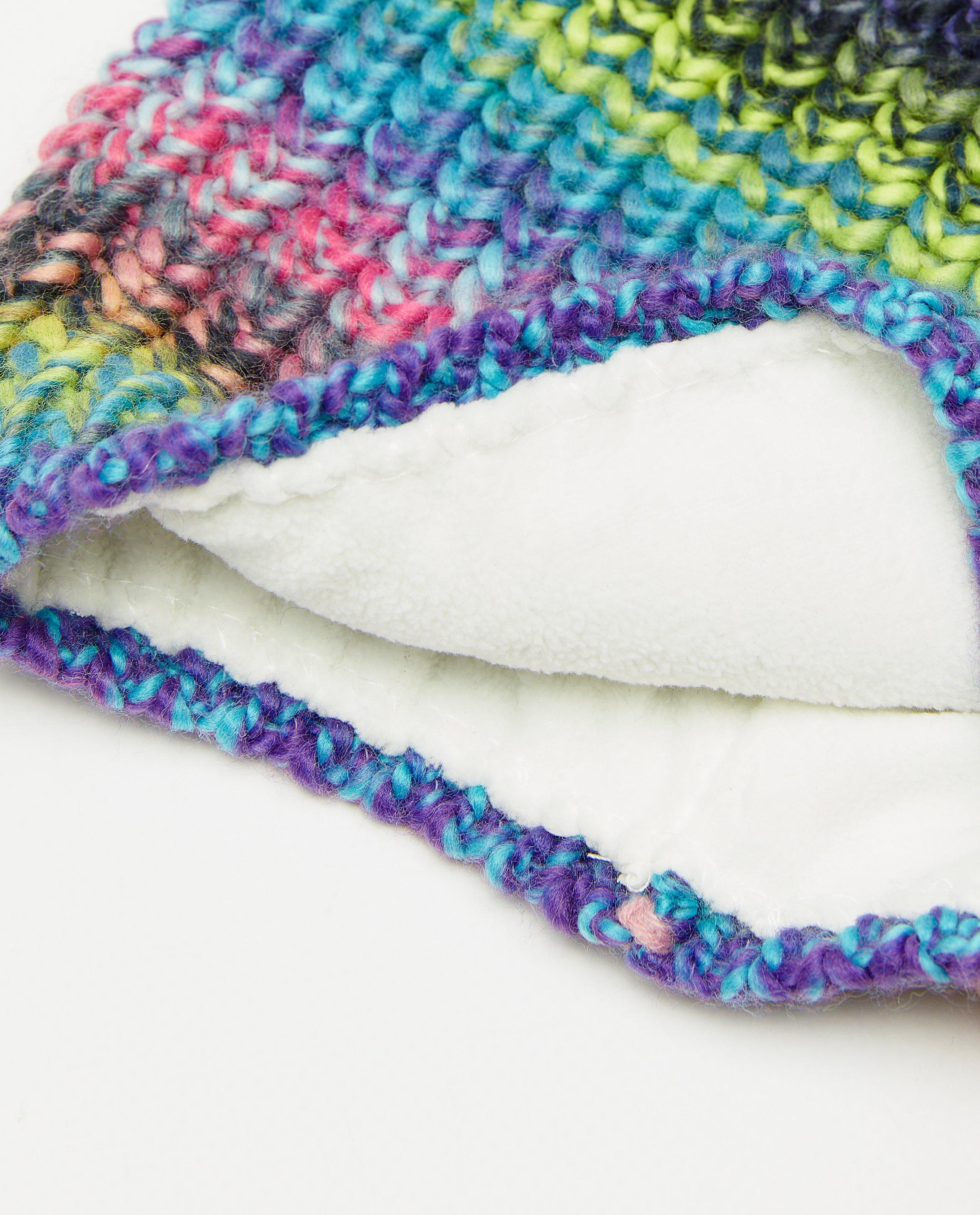 Bonneterie - Bonnet en tricot avec un pompon