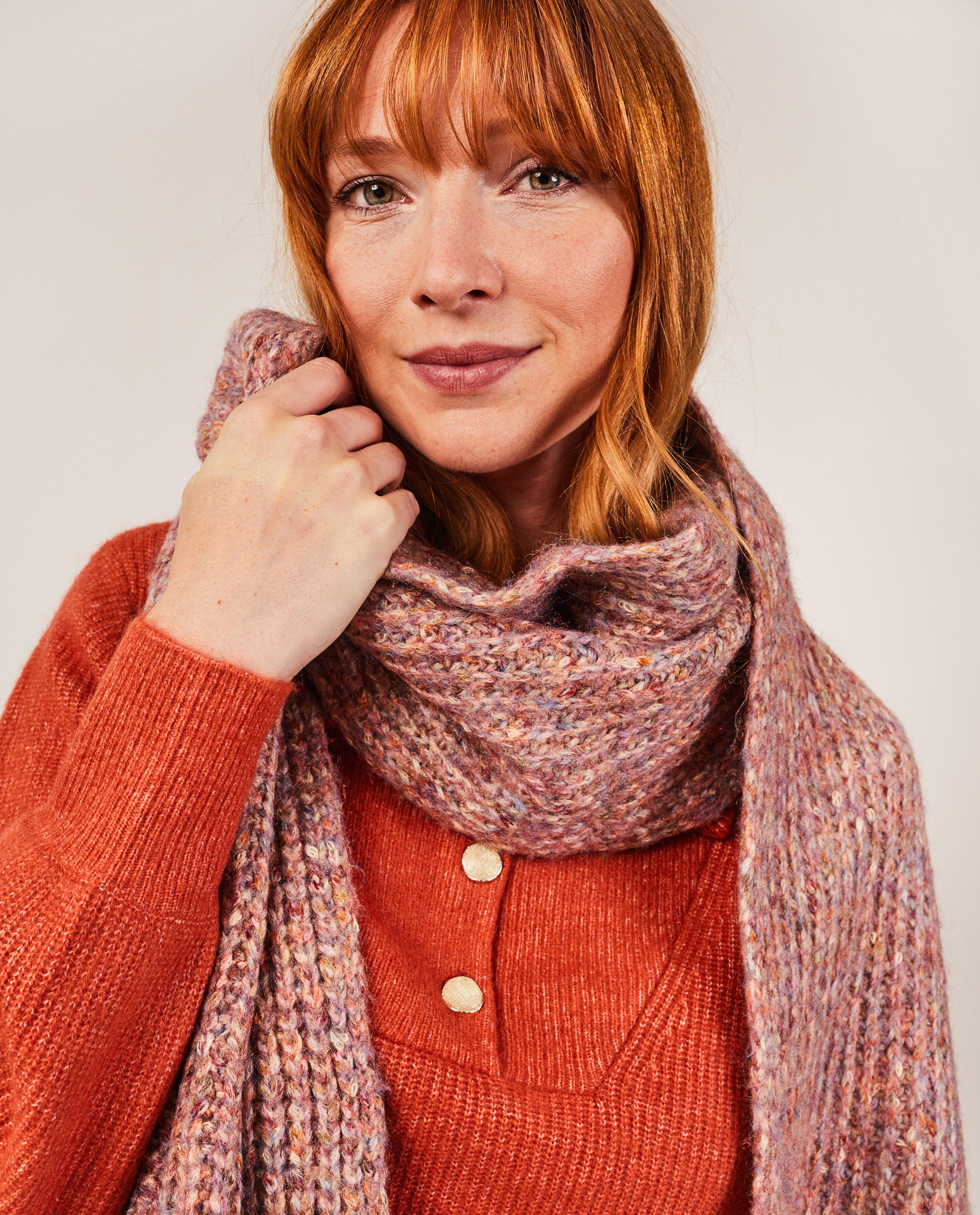 Gebreide sjaal van gem&ecirc;leerd garen - Product Detail - donkerrood - afbeelding nummer 2