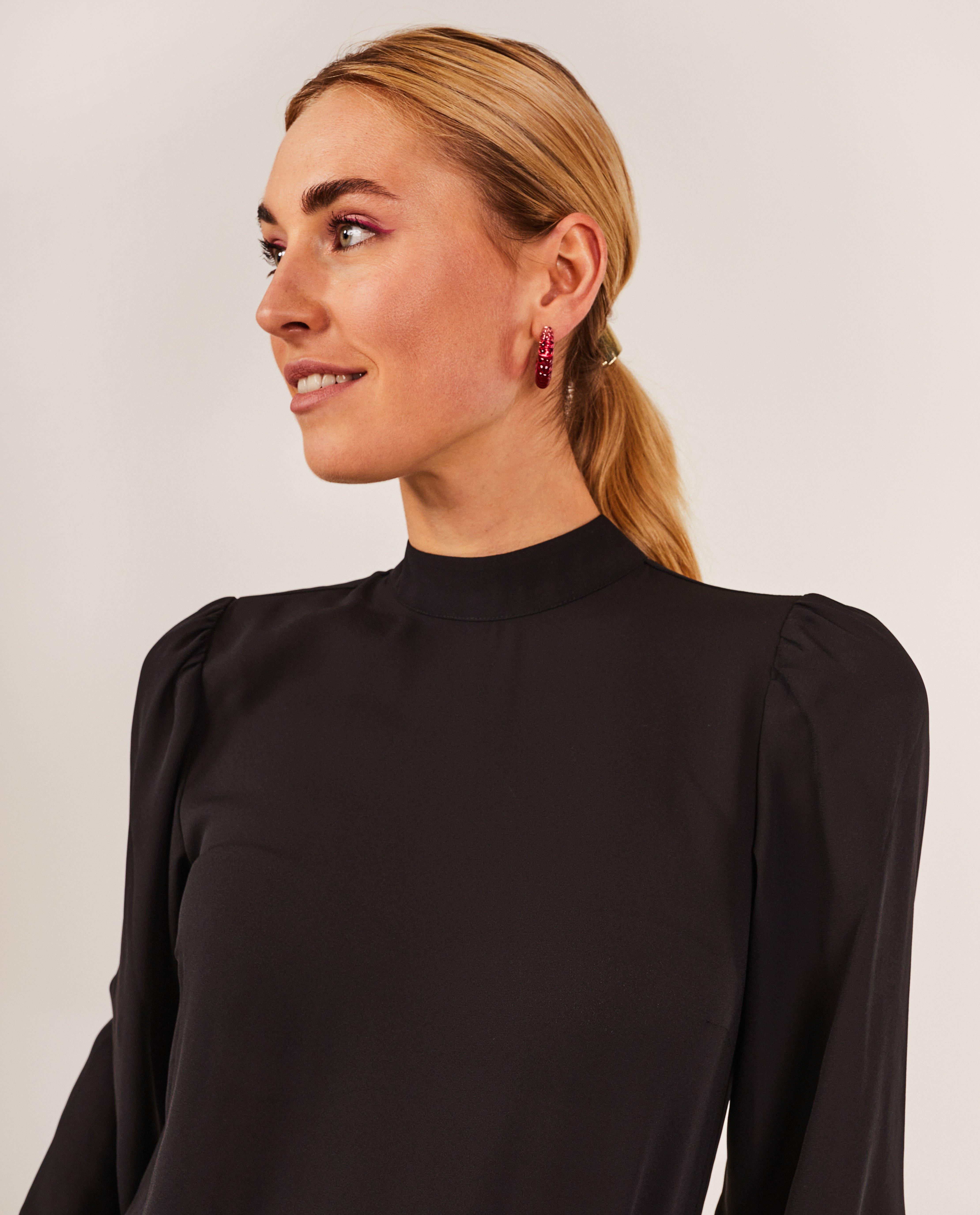 Zwarte blouse met cut-out - Product Detail - zwart - afbeelding nummer 4