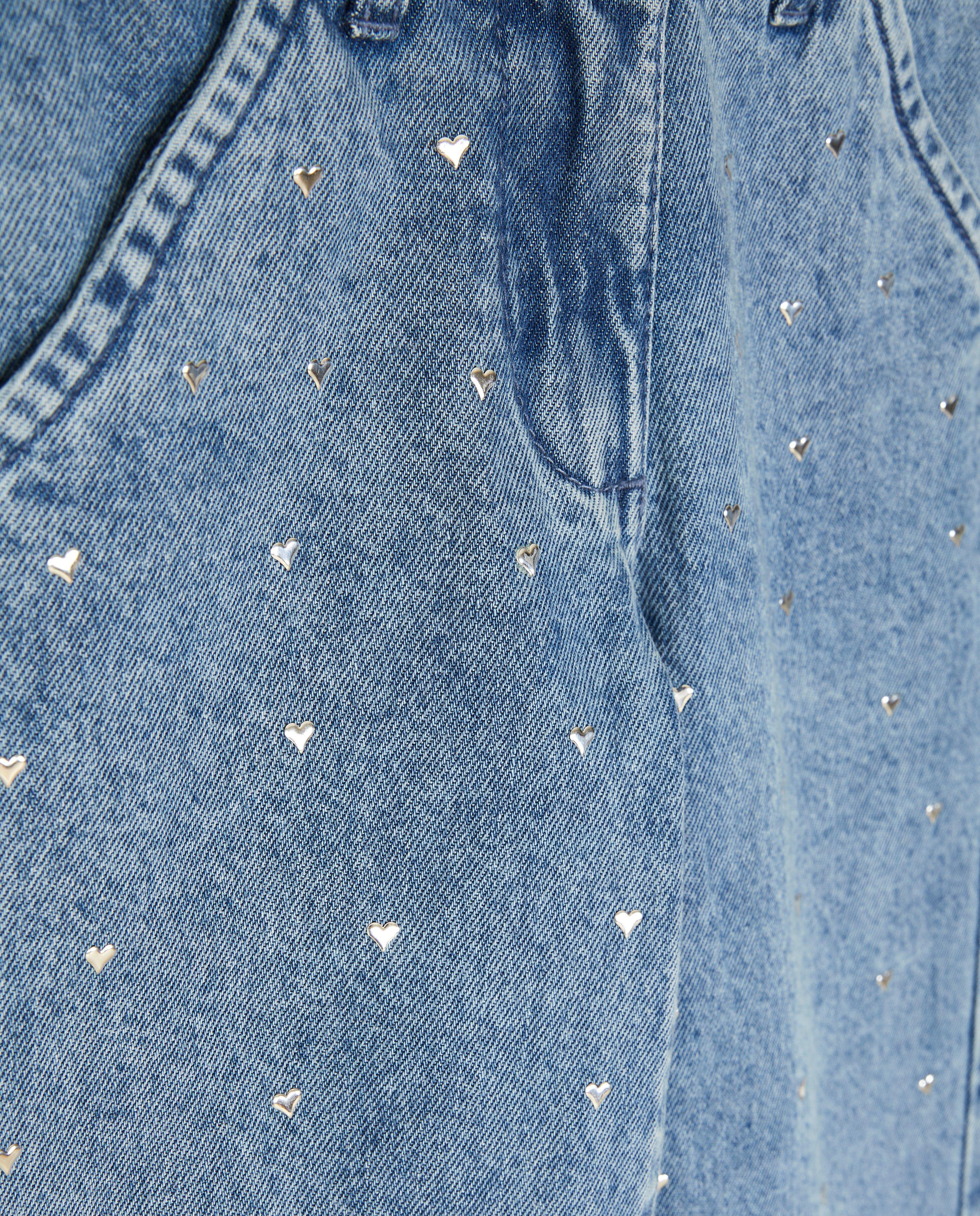 Jeans avec des petits c&oelig;urs m&eacute;tallis&eacute;s, straight fit, 2-7 ans - D&eacute;tails du produit - bleu - image num&eacute;ro 6